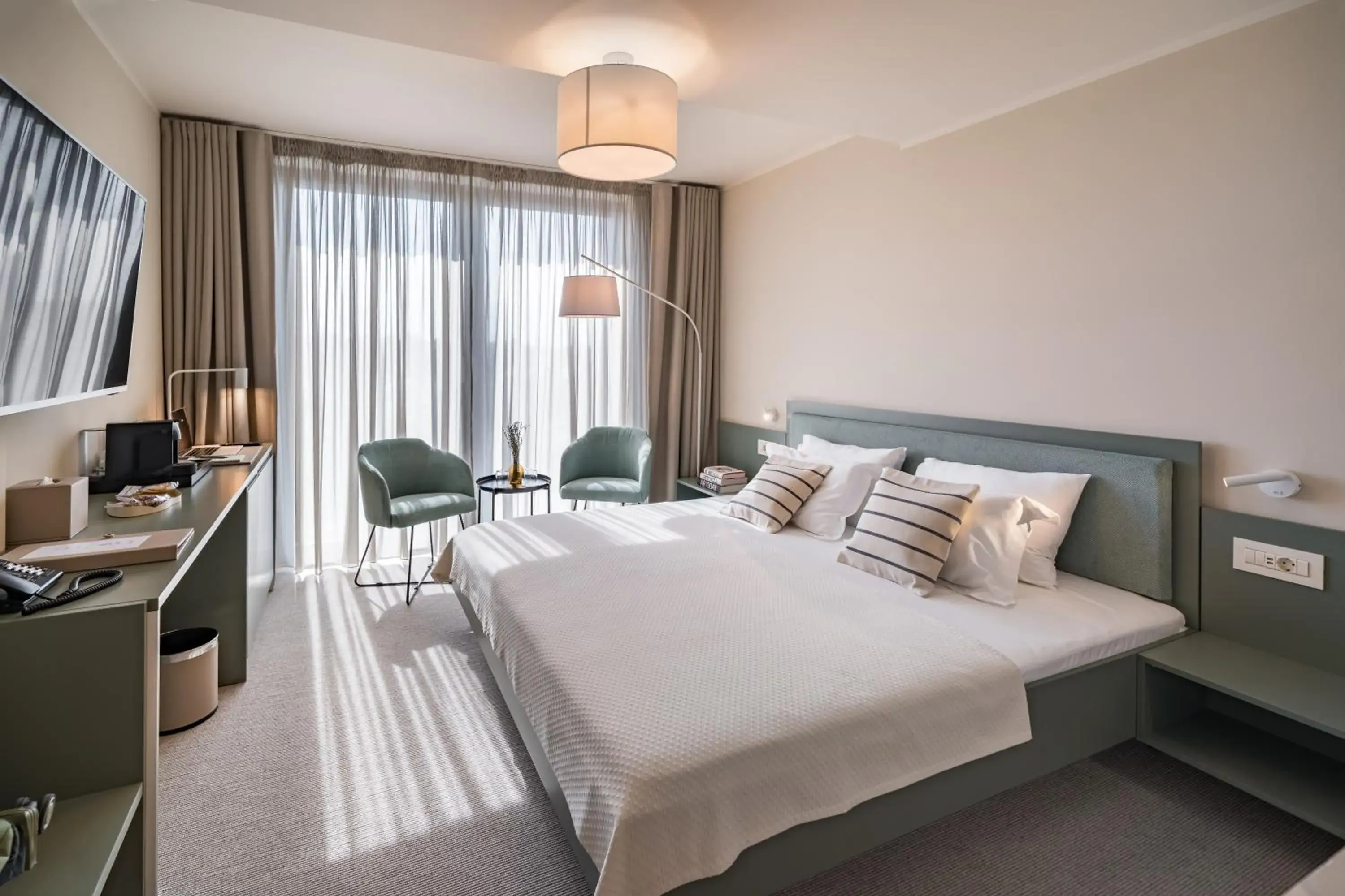 Deluxe Double Room - single occupancy in Millennium Hub & Hotel Deluxe Double Room - single occupancy in Millennium Hub & Hotel