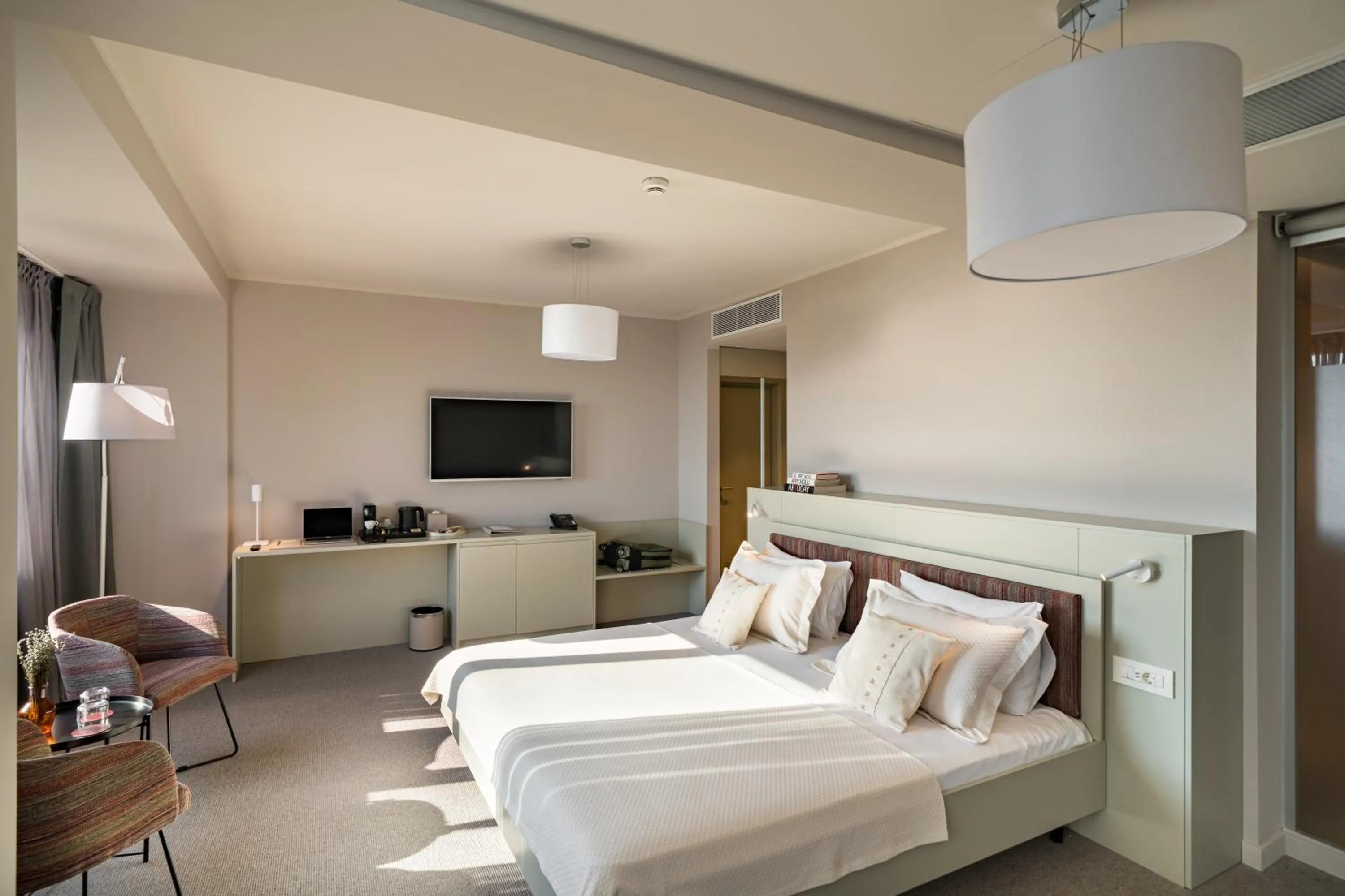 TV and multimedia, Bed in Millennium Hub & Hotel