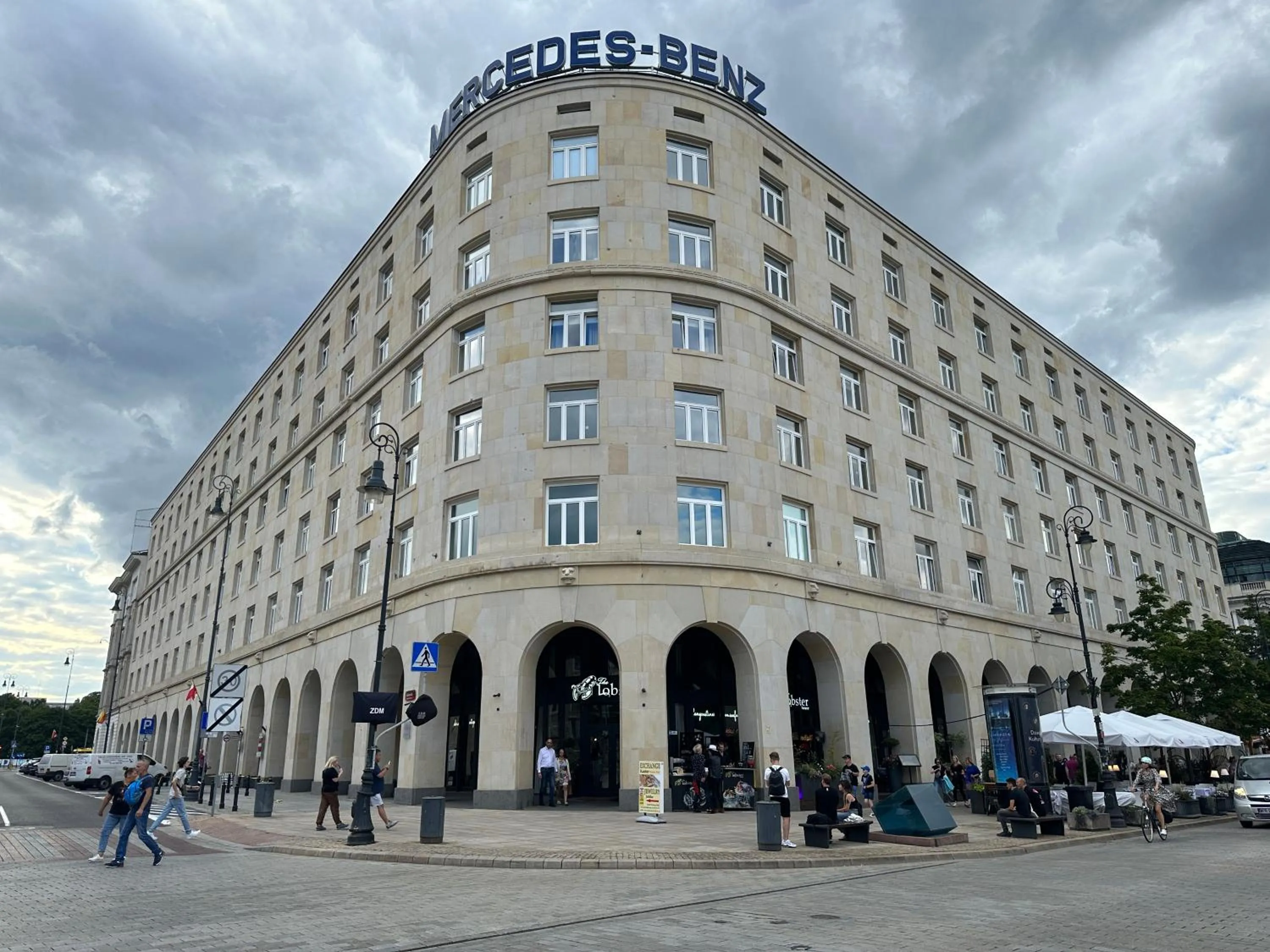 Property building in Bez Kantów Art Rooms