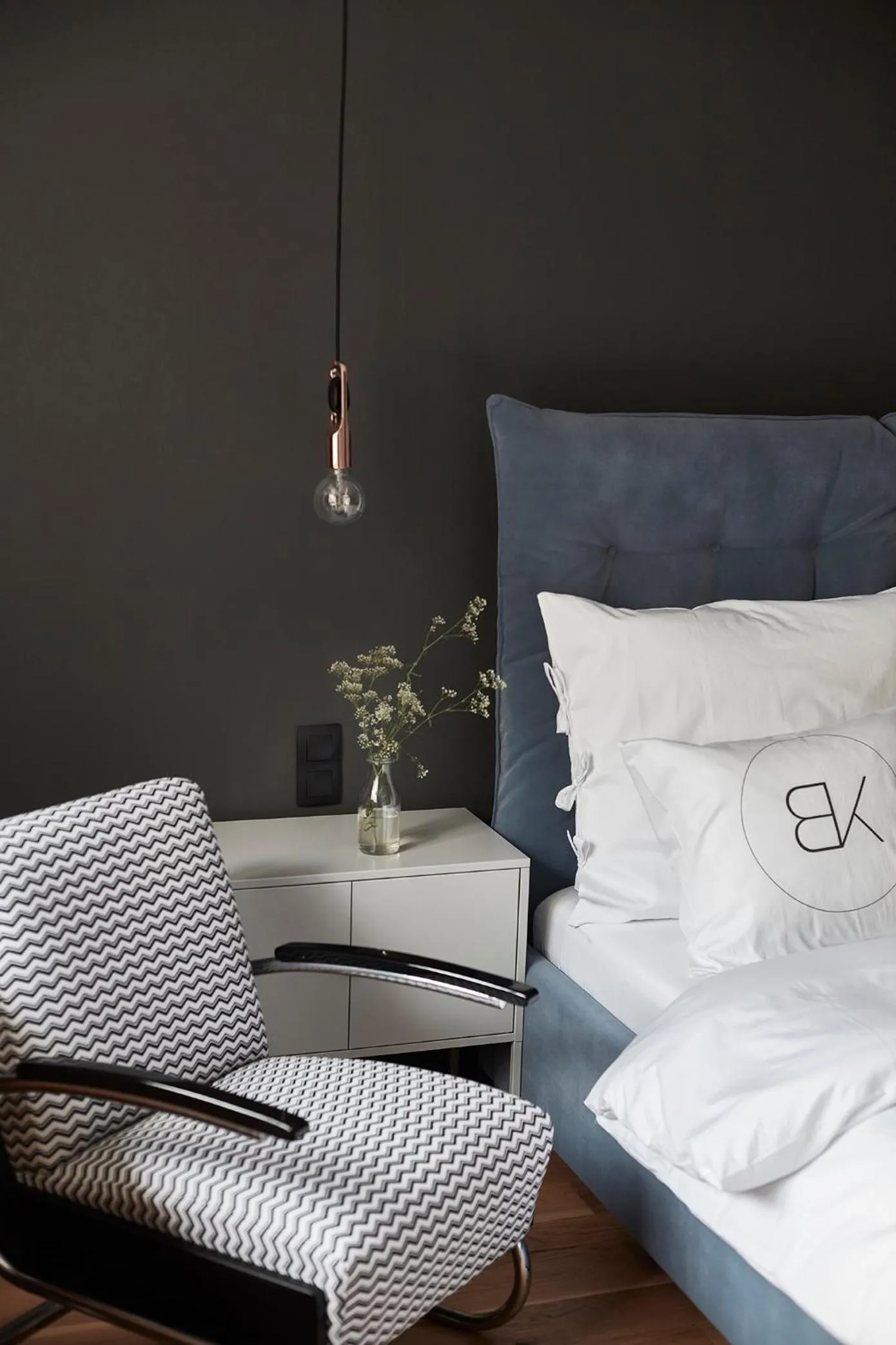 Bed in Bez Kantów Art Rooms