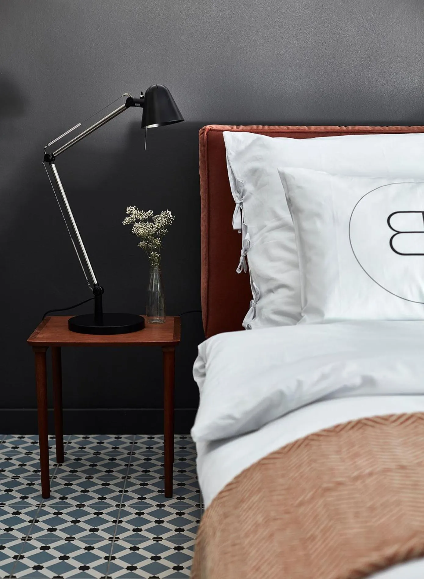 Bed in Bez Kantów Art Rooms