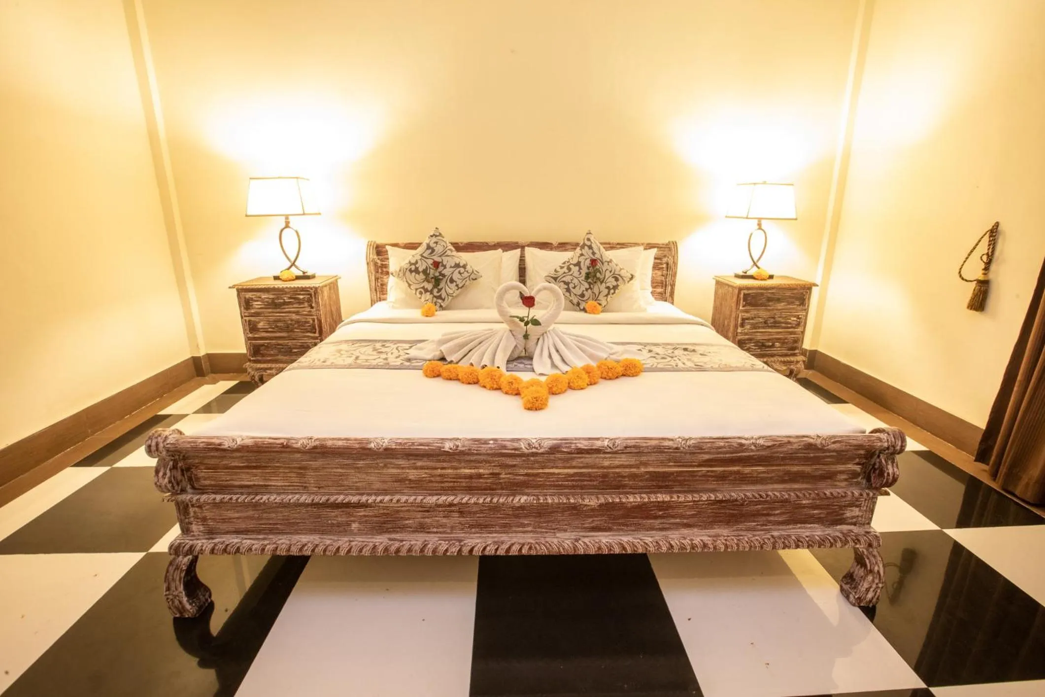 Bed in Arbathu Villa Ubud