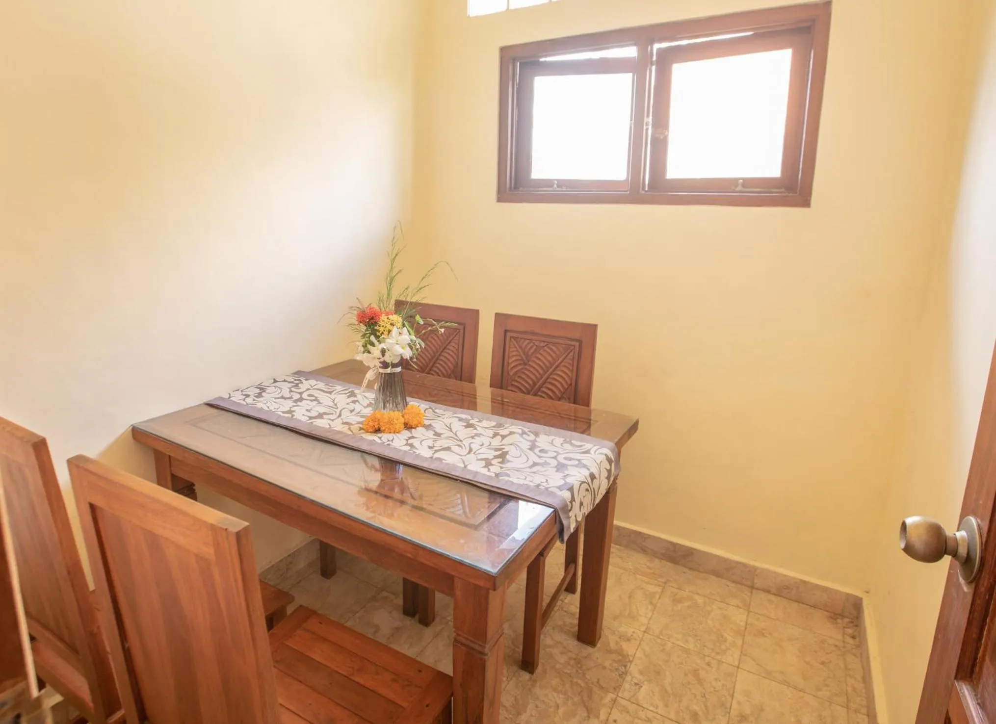 Dining area in Arbathu Villa Ubud