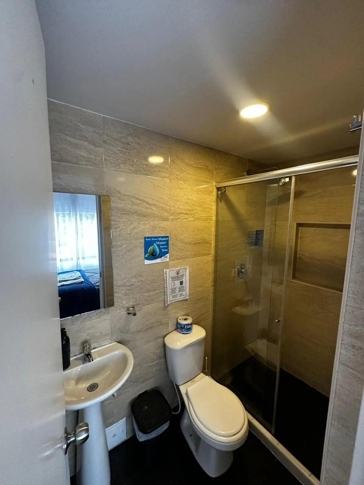 Photo of the whole room in Alojamiento Mosaic House