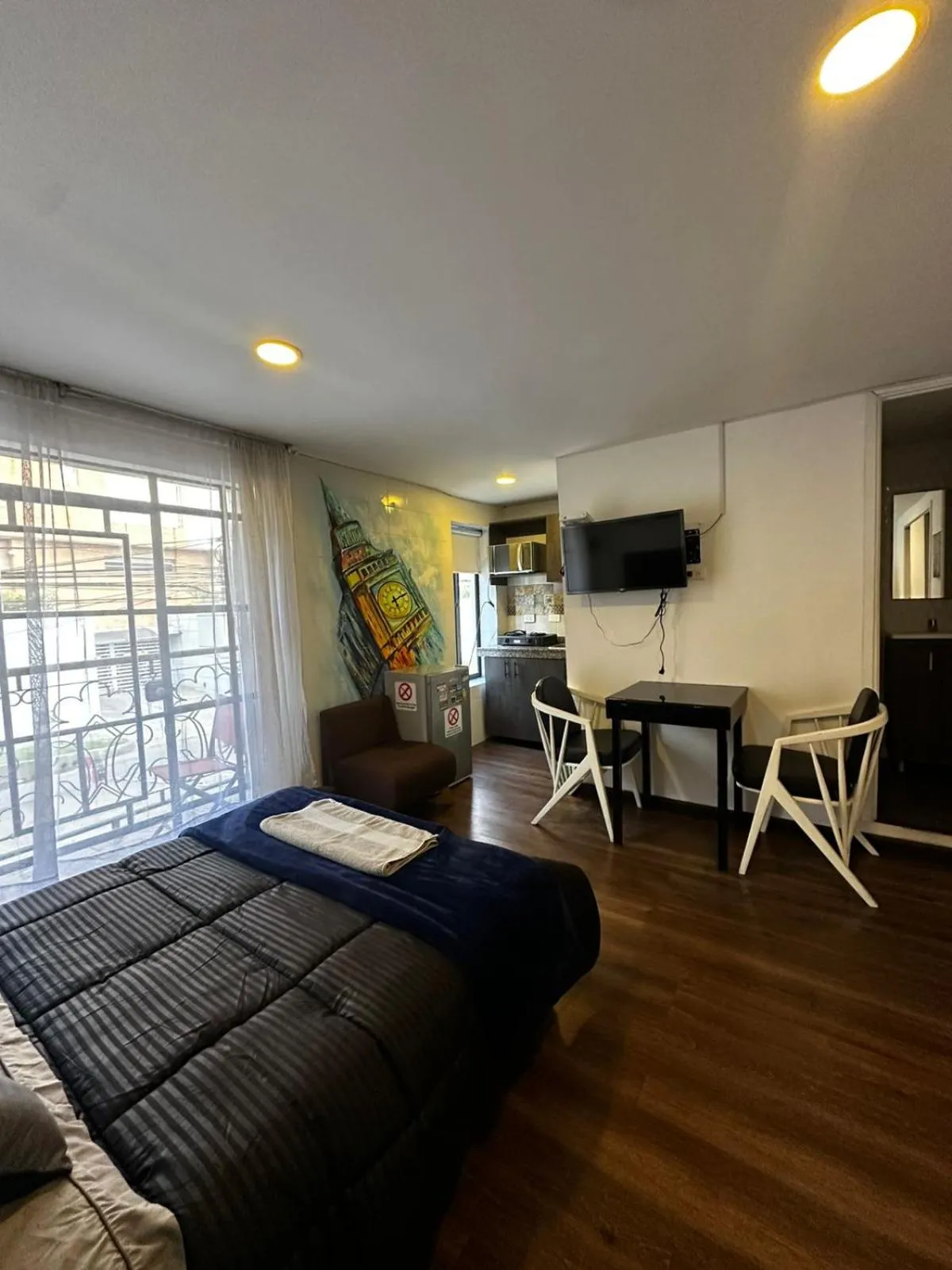 Photo of the whole room in Alojamiento Mosaic House