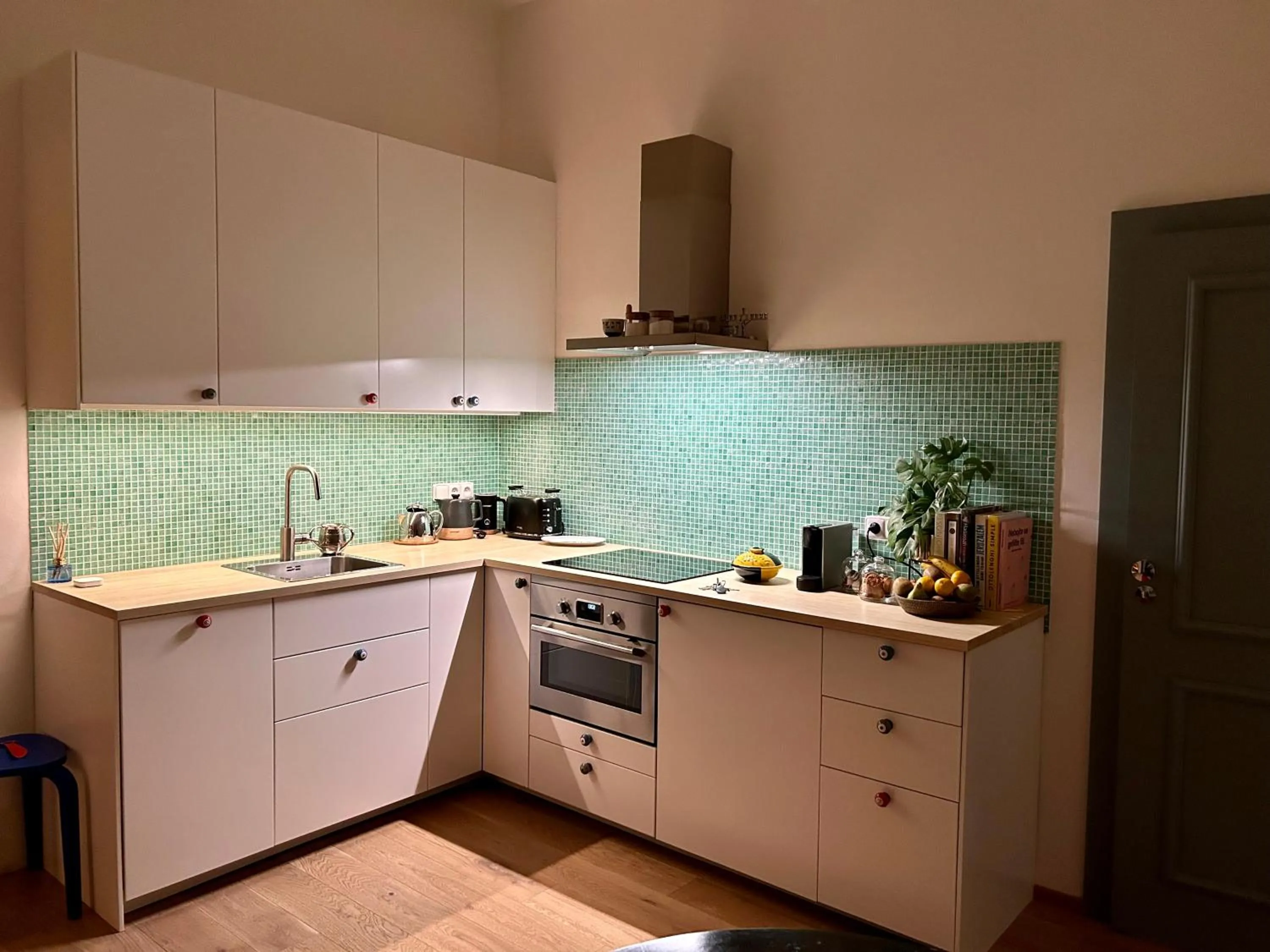 Coffee/tea facilities in Green balcony & king size bed