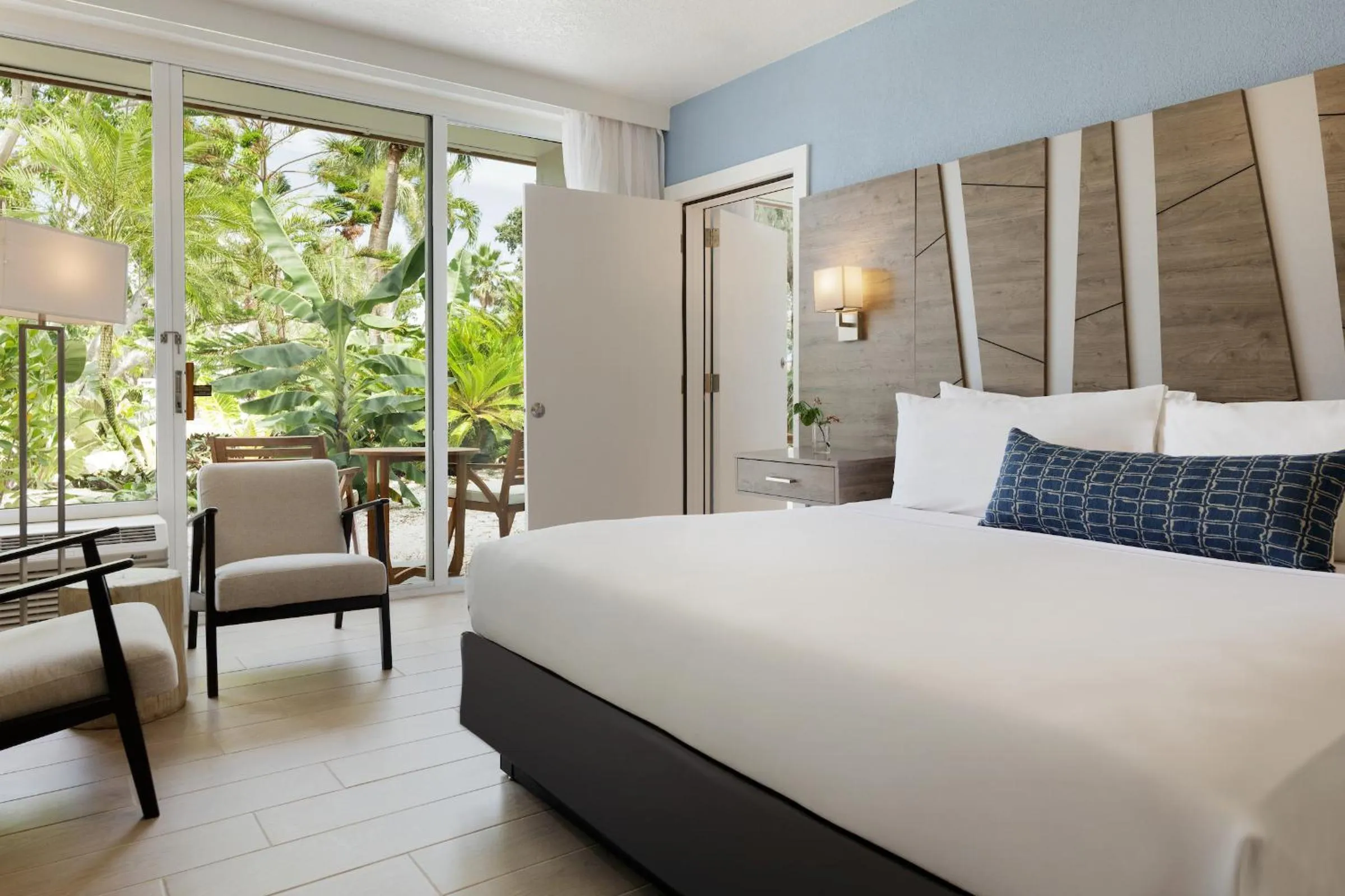 Bedroom, Bed in SkyBeach Resort