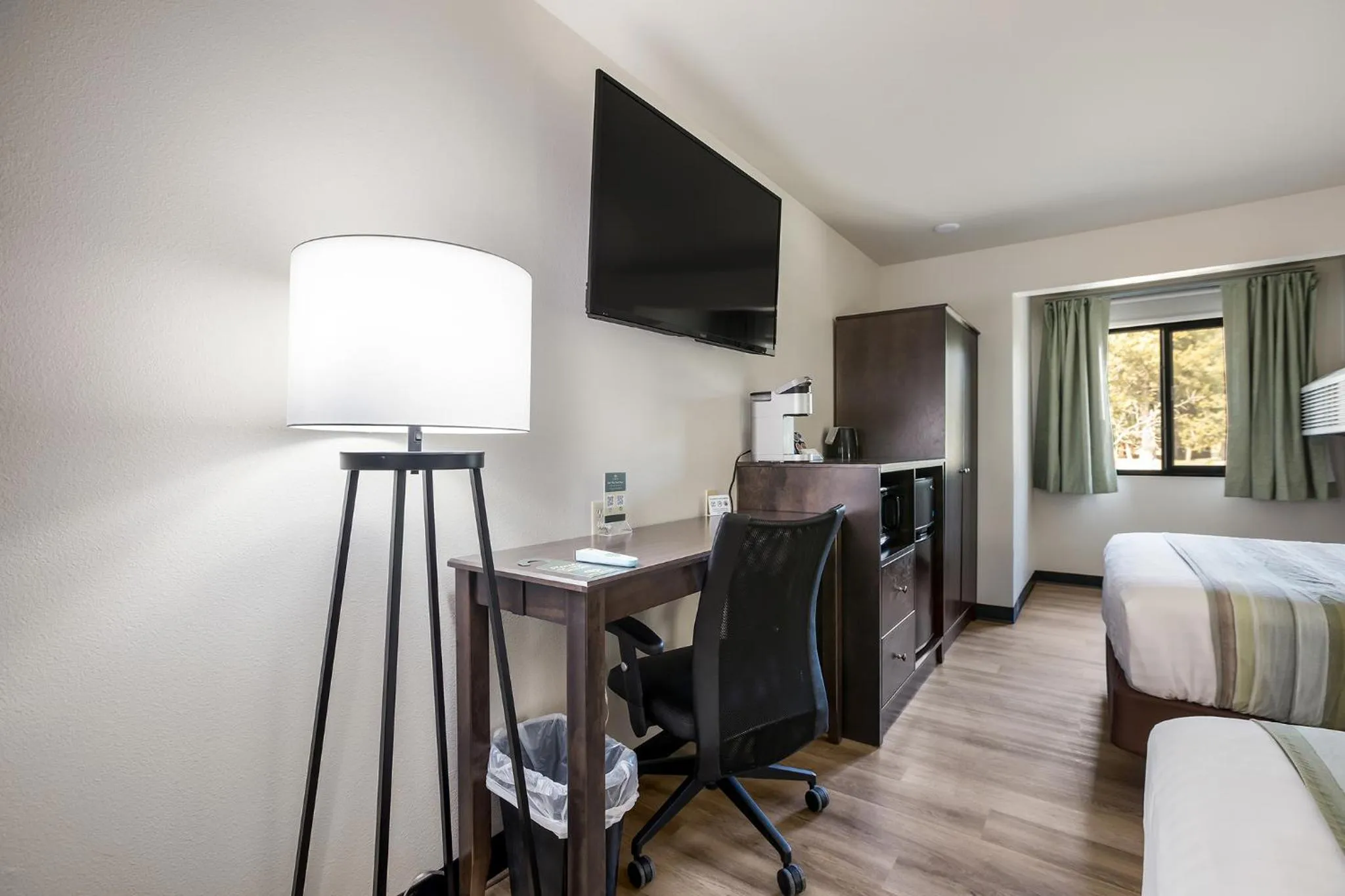 TV and multimedia, Bed in Mountain Vista Hotel