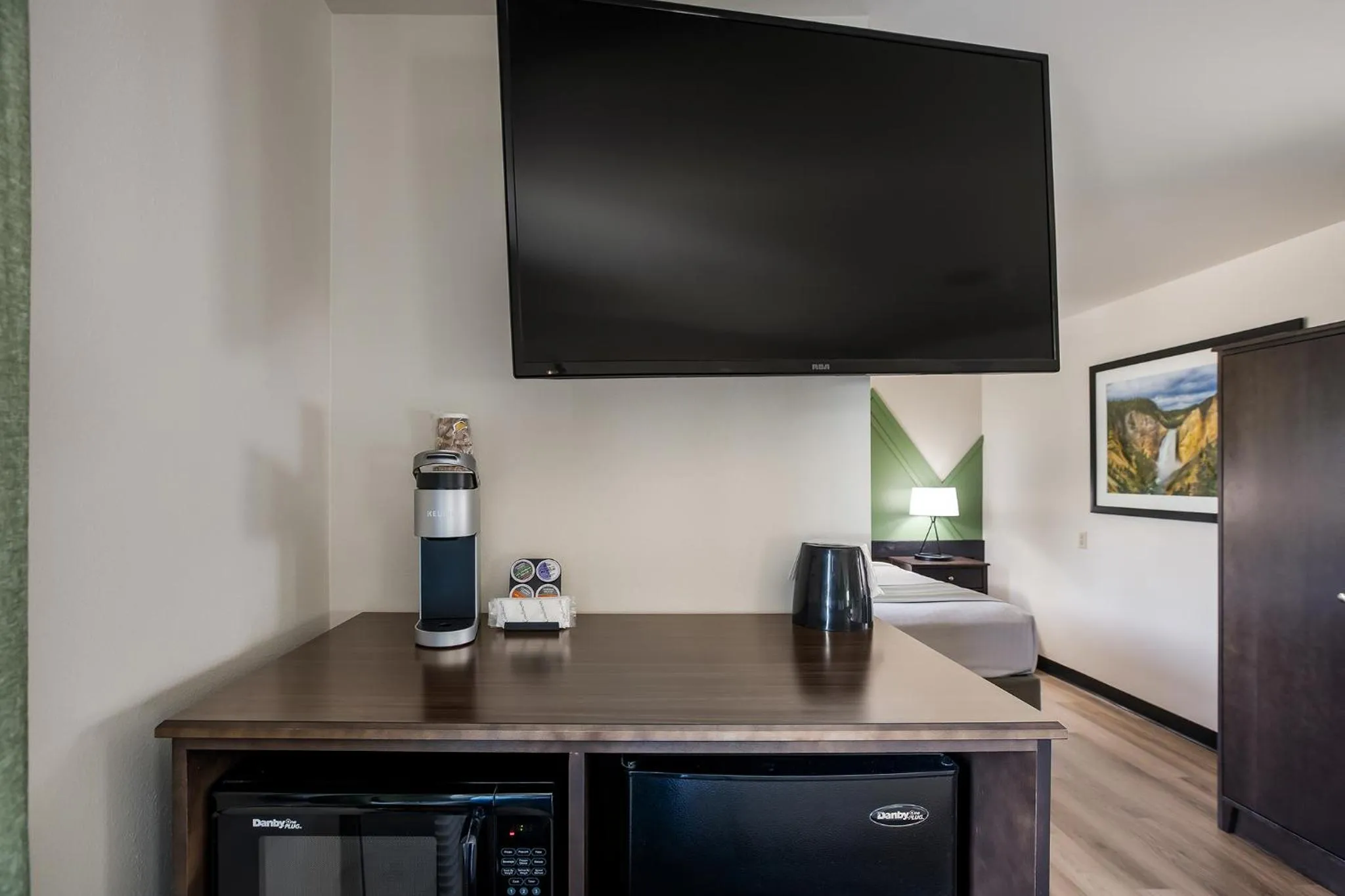 TV and multimedia in Mountain Vista Hotel