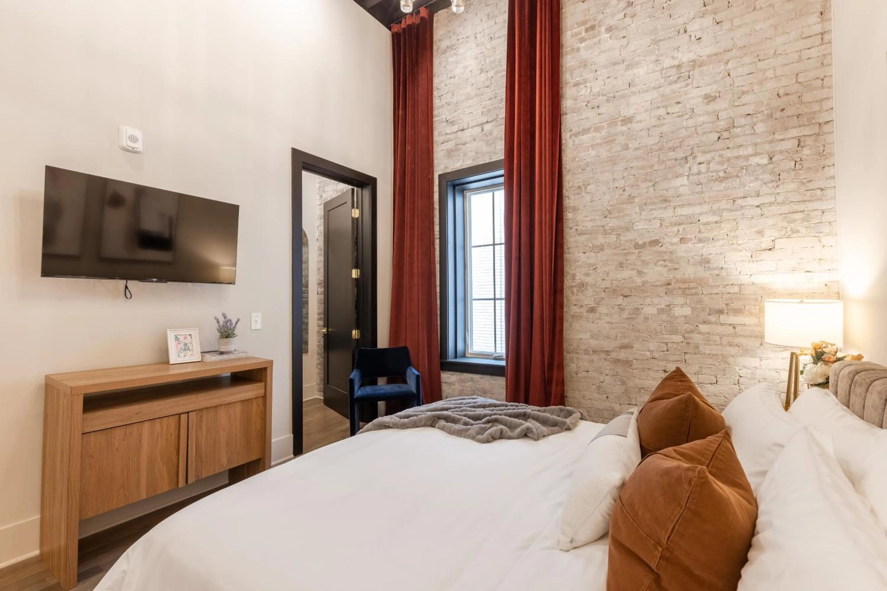 Bed in Union St Lofts - Salon - Day Spa