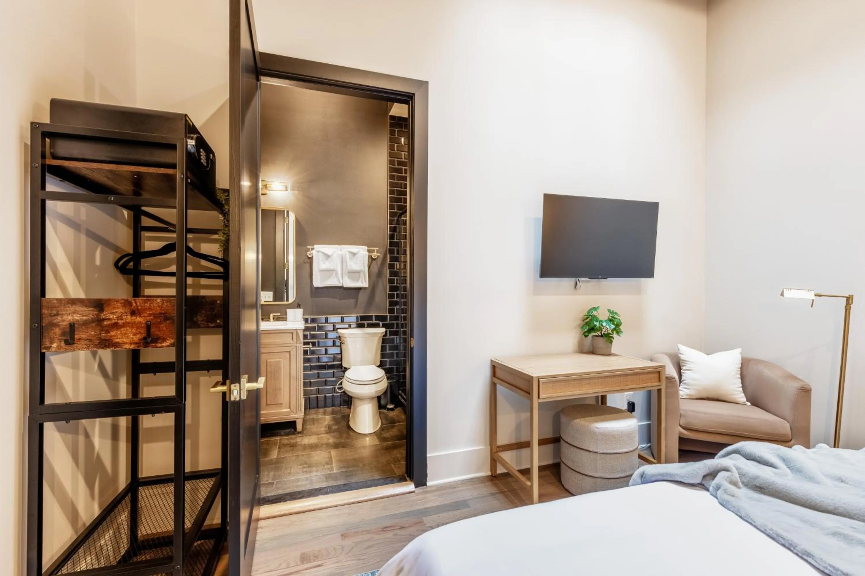 Bathroom, Bed in Union St Lofts - Salon - Day Spa