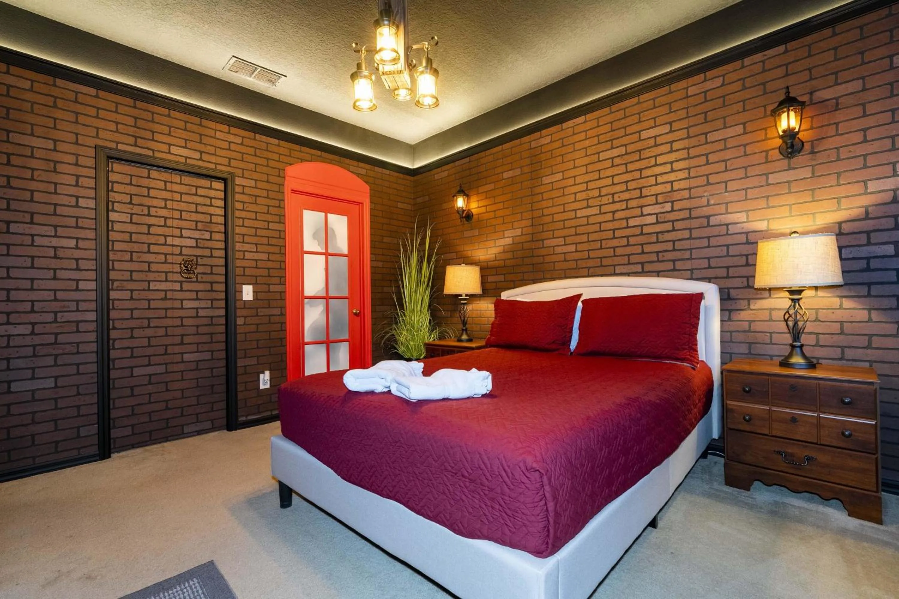 Bed in Marvelous 4Bd Close to Disney w Pool at 313 Tuscan Hills