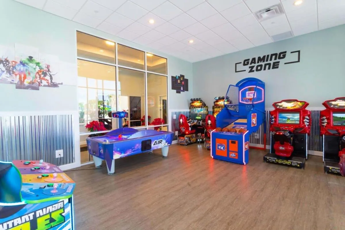 Stunning 5Bd w Pool at Windsor Island Resort 3814