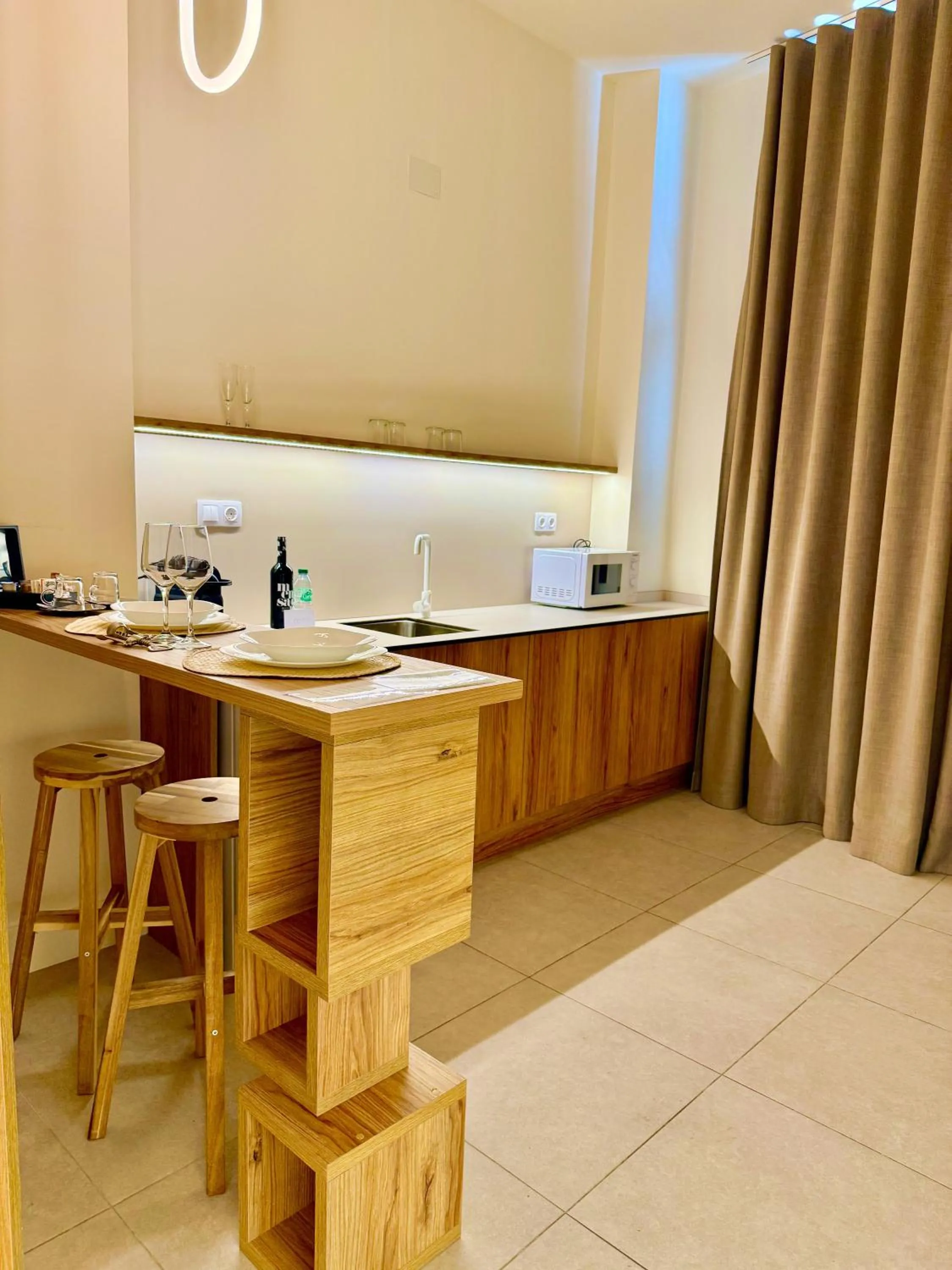 microwave in Reina Victoria Velázquez