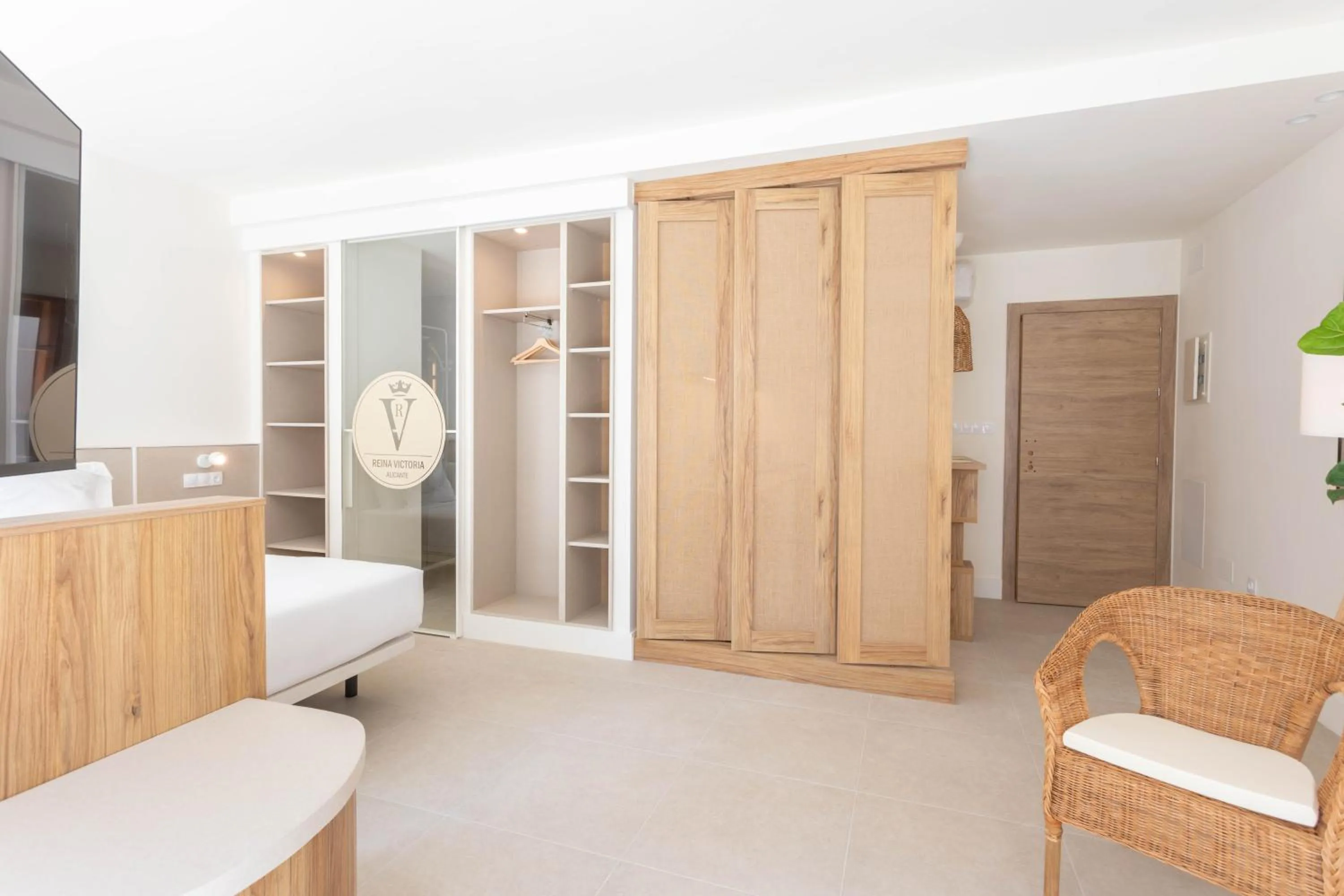 Property logo or sign in Reina Victoria Velázquez