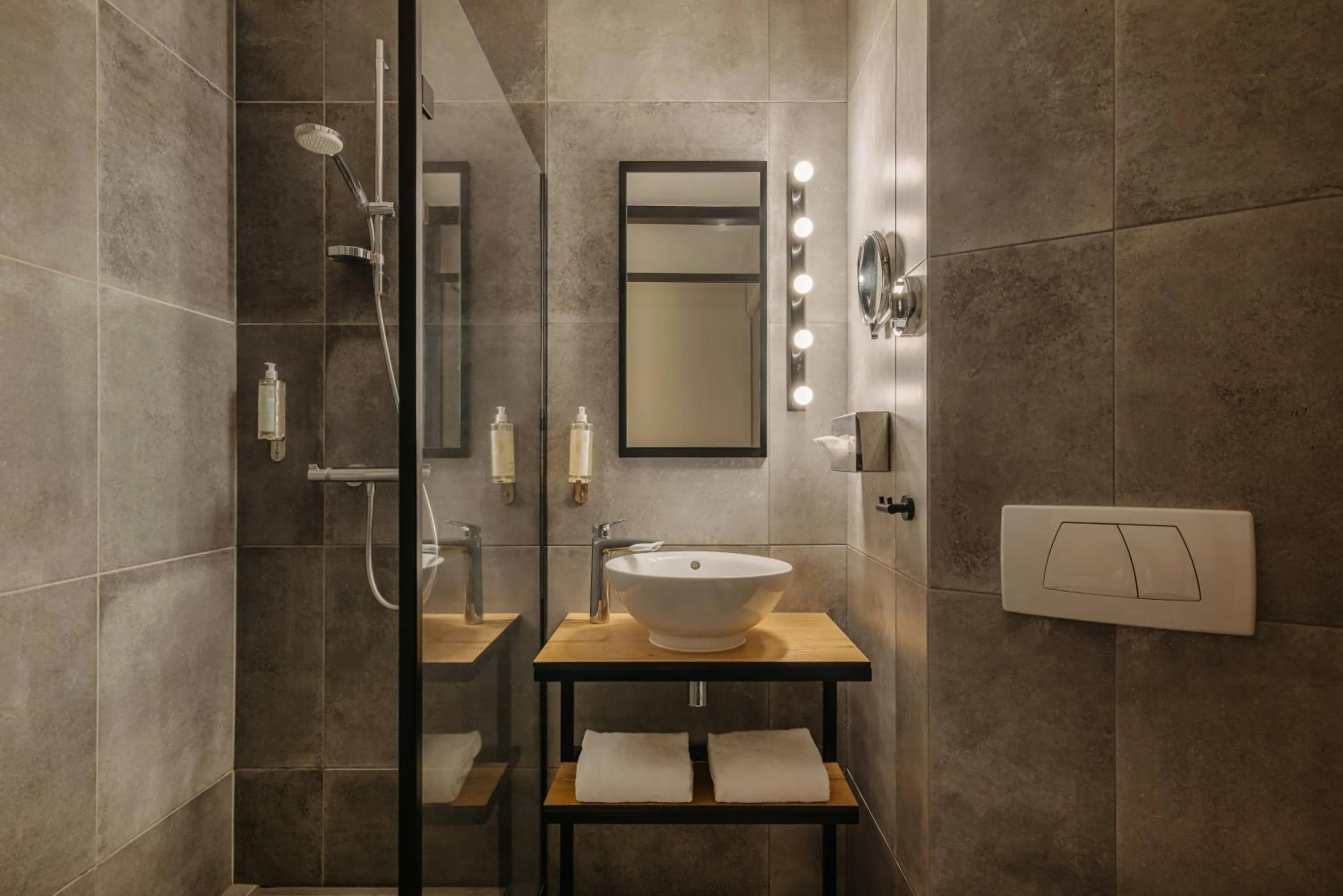 Bathroom in Leonardo Hotel Groningen City Center