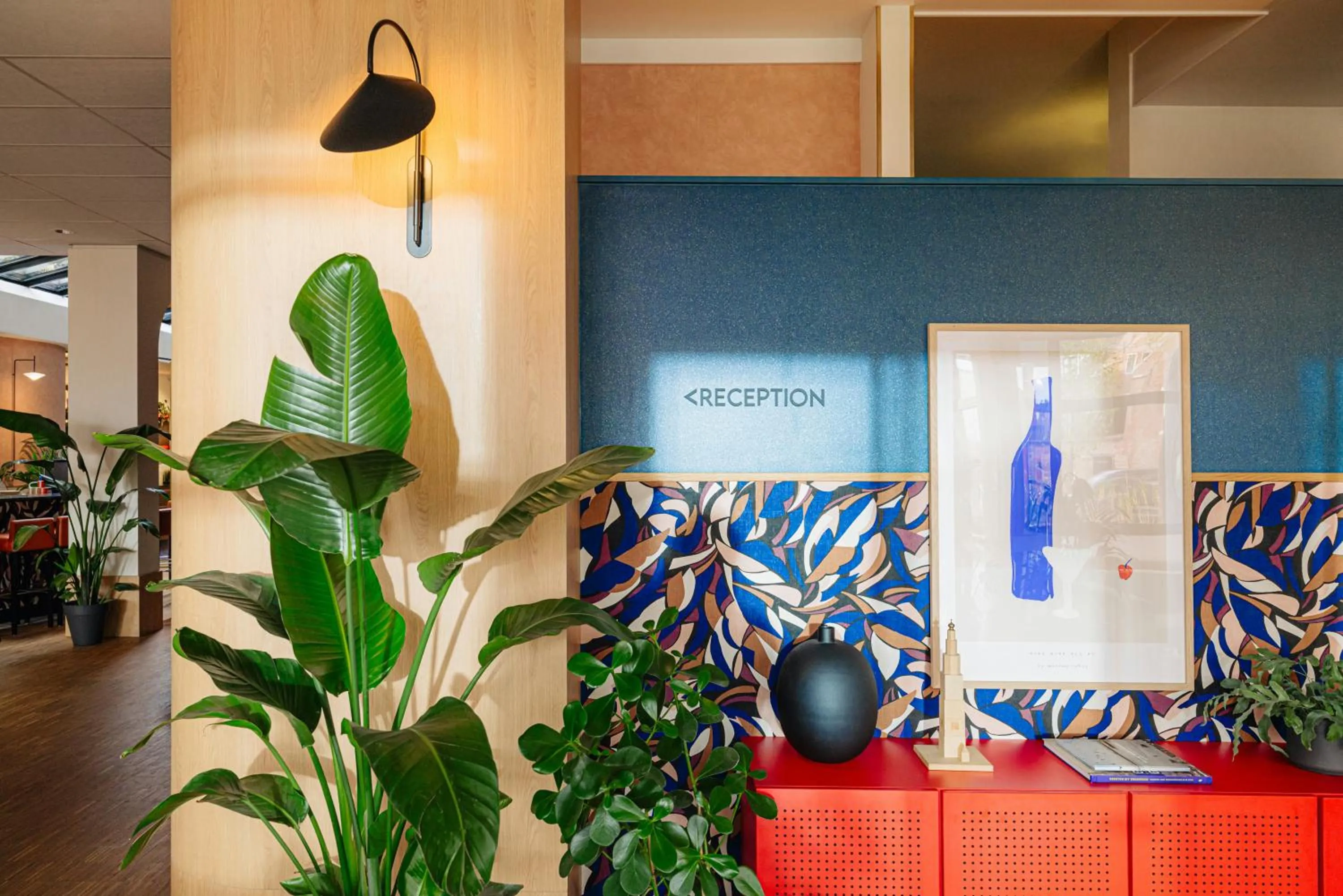 Lobby or reception in Leonardo Hotel Groningen City Center