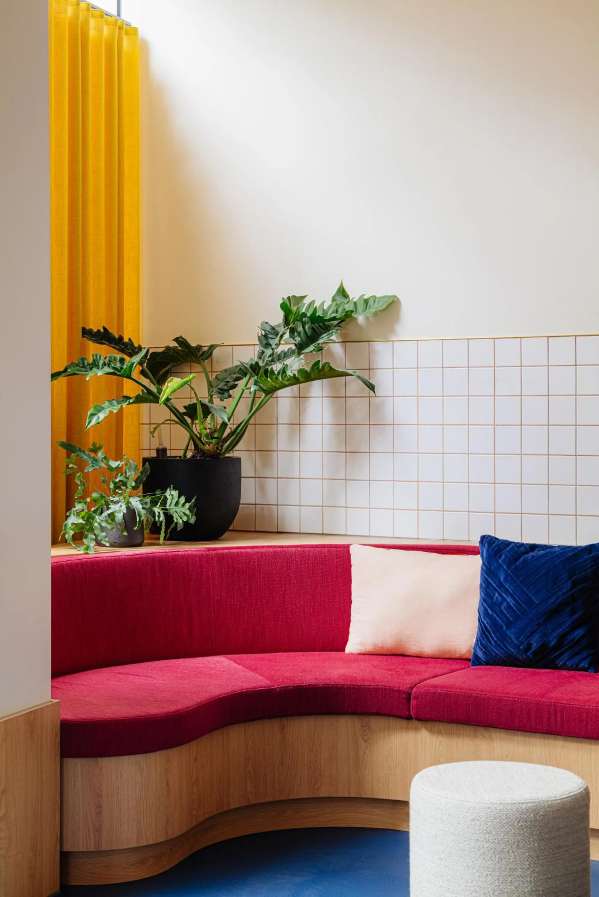 Seating area in Leonardo Hotel Groningen City Center