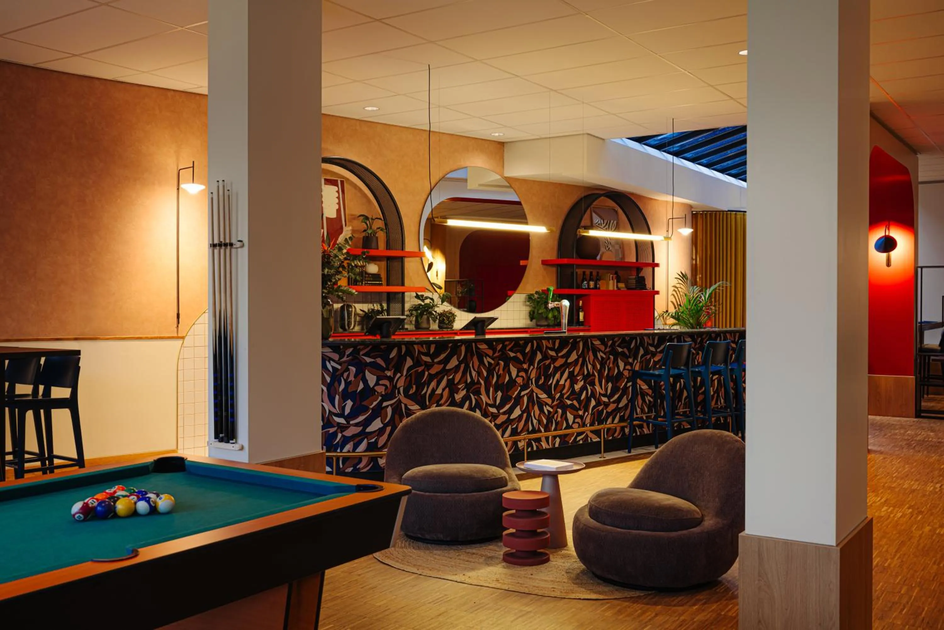 Lounge or bar in Leonardo Hotel Groningen City Center