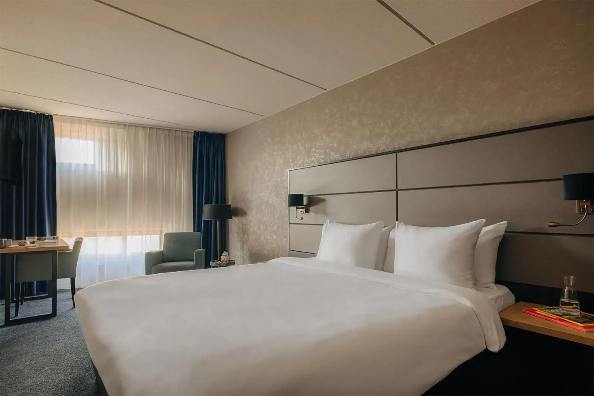 Superior Room 1 Double Bed in Leonardo Hotel Groningen City Center Superior Room 1 Double Bed in Leonardo Hotel Groningen City Center