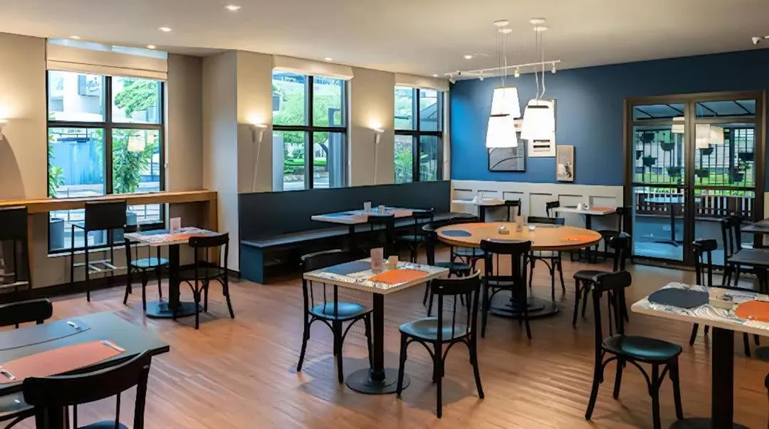 Restaurant/places to eat in Q-Flat Hotel - Faria Lima