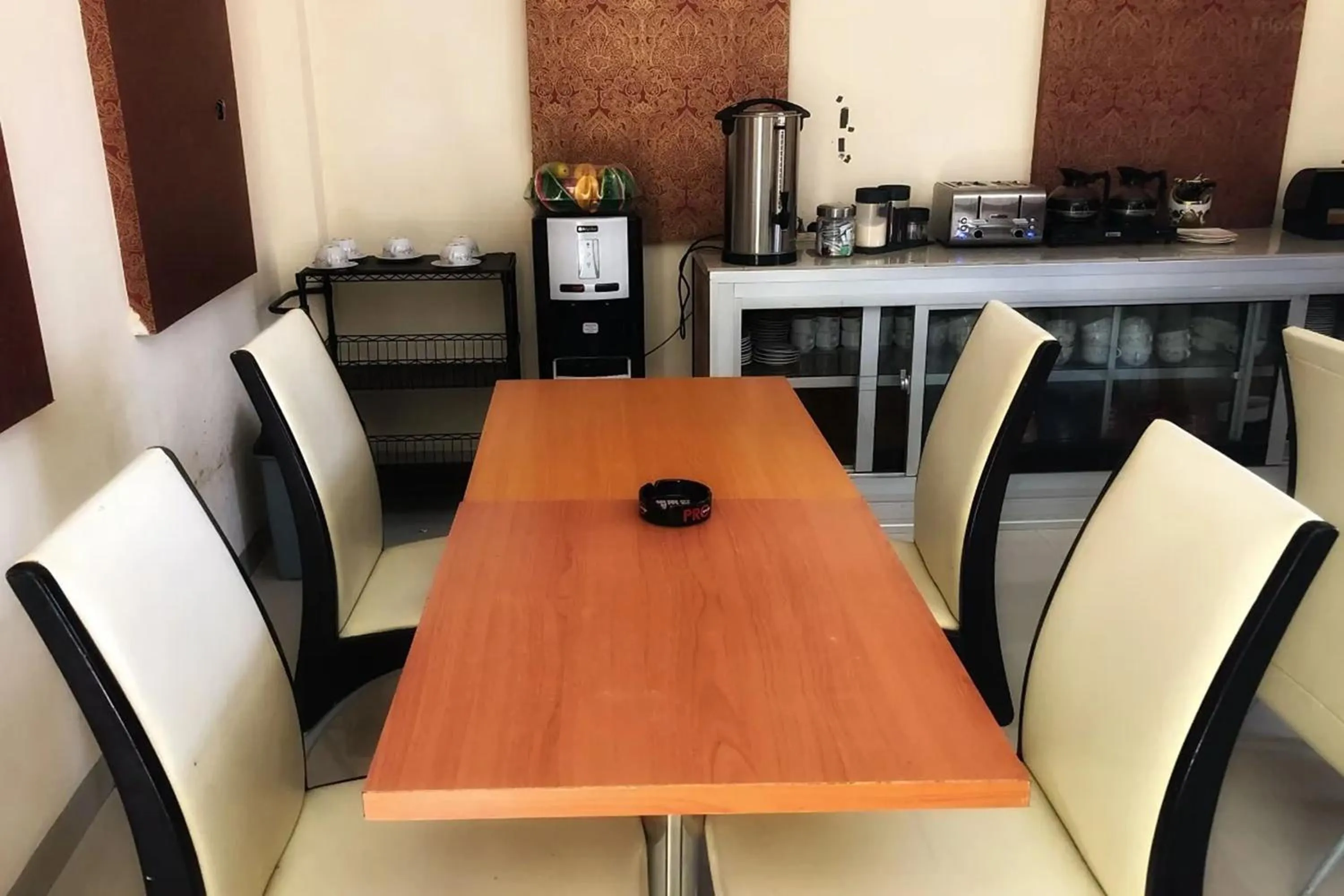 Dining area in Hotel Manggasa Makale