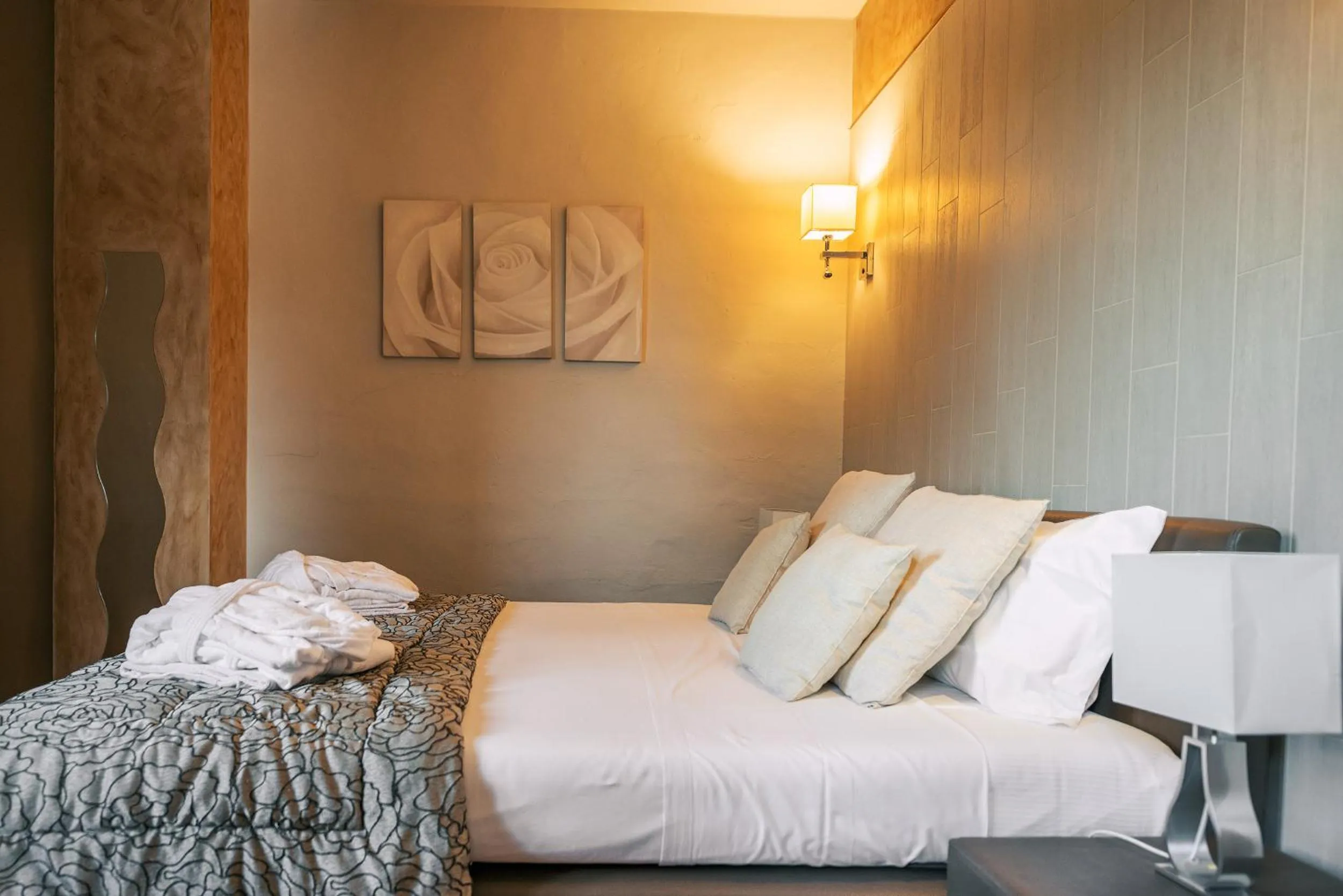 Bed in Casa Grimaldi Hotel & Restaurant tre stelle S