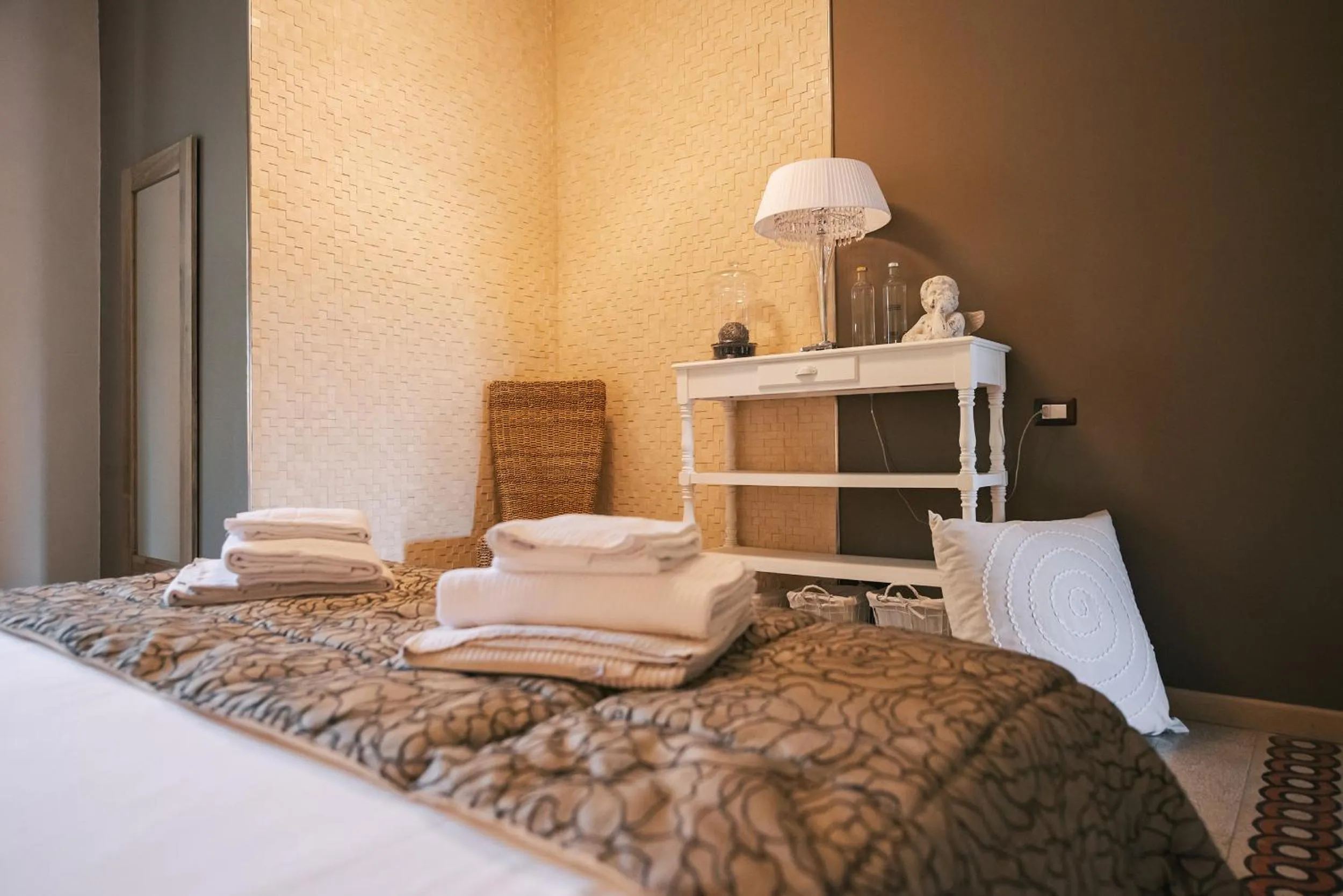 towels, Bed in Casa Grimaldi Hotel & Restaurant tre stelle S
