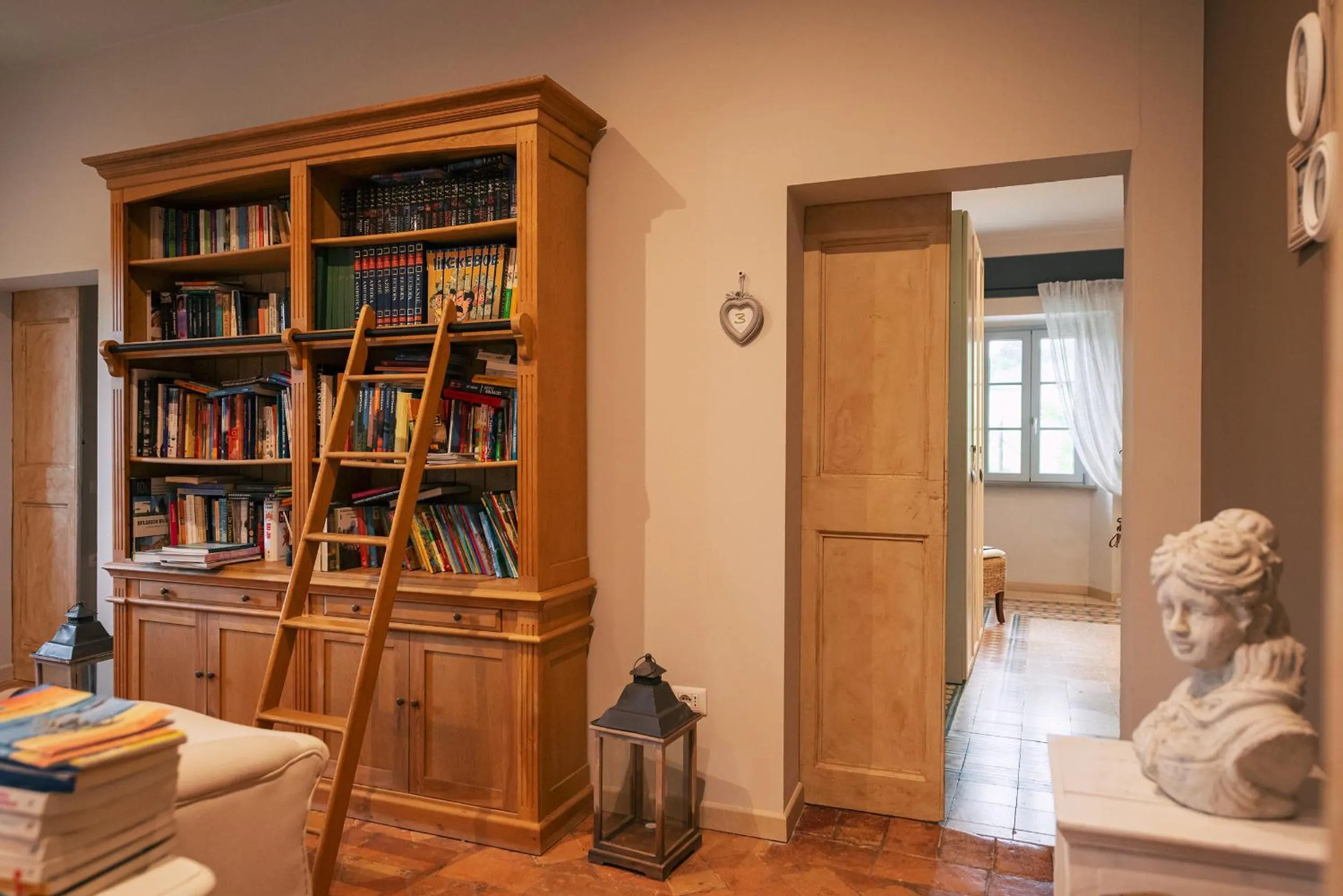 Library in Casa Grimaldi Hotel & Restaurant tre stelle S