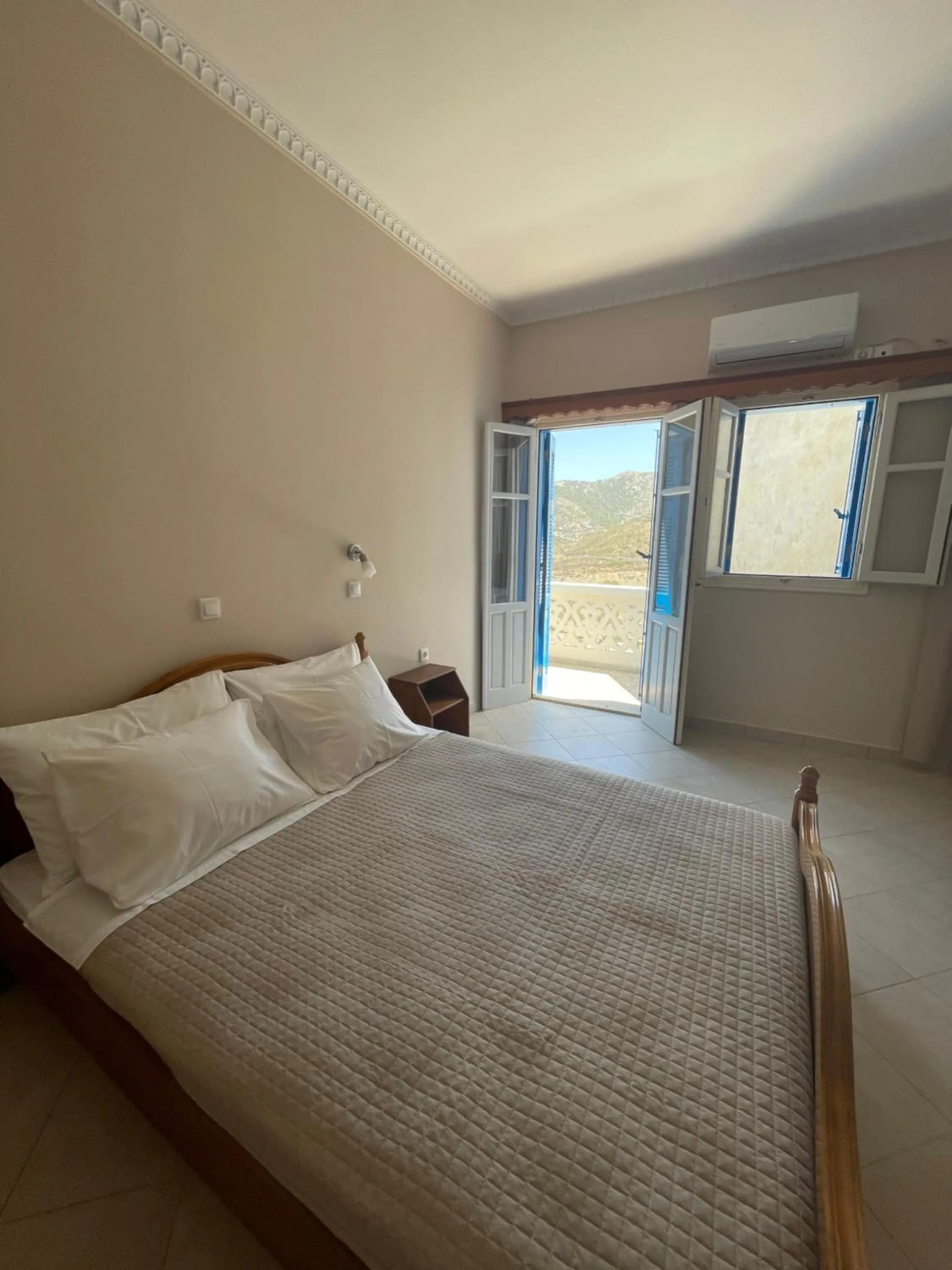 Bed in Hotel THE OLIVE TREE