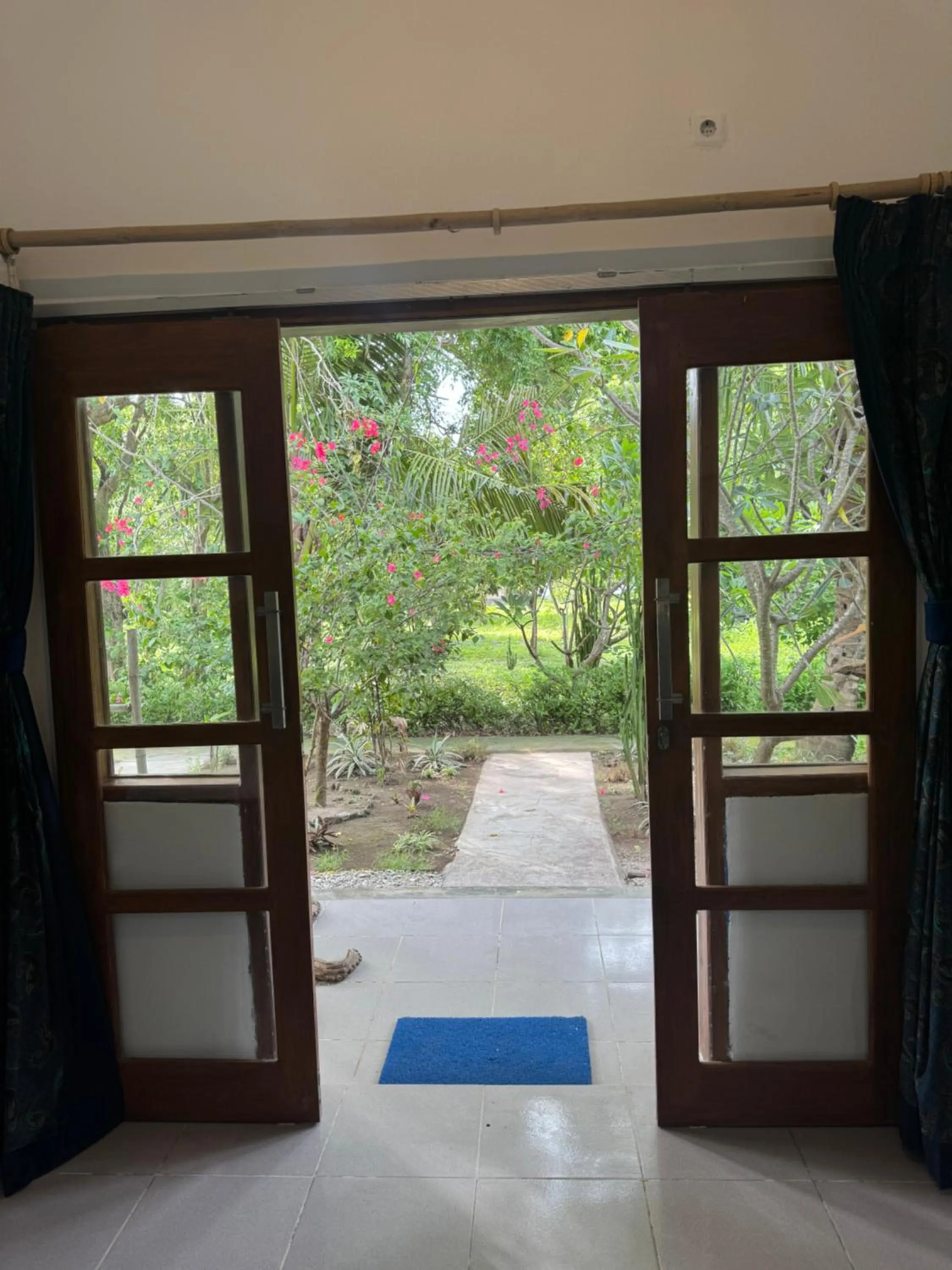 Blue EmOcean Dive Resort