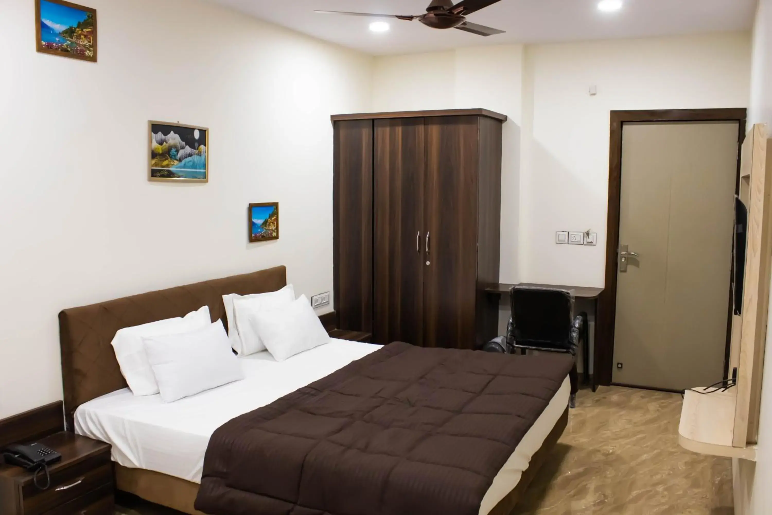 Superior Double Room in Hotel Kiwi Inn Superior Double Room in Hotel Kiwi Inn