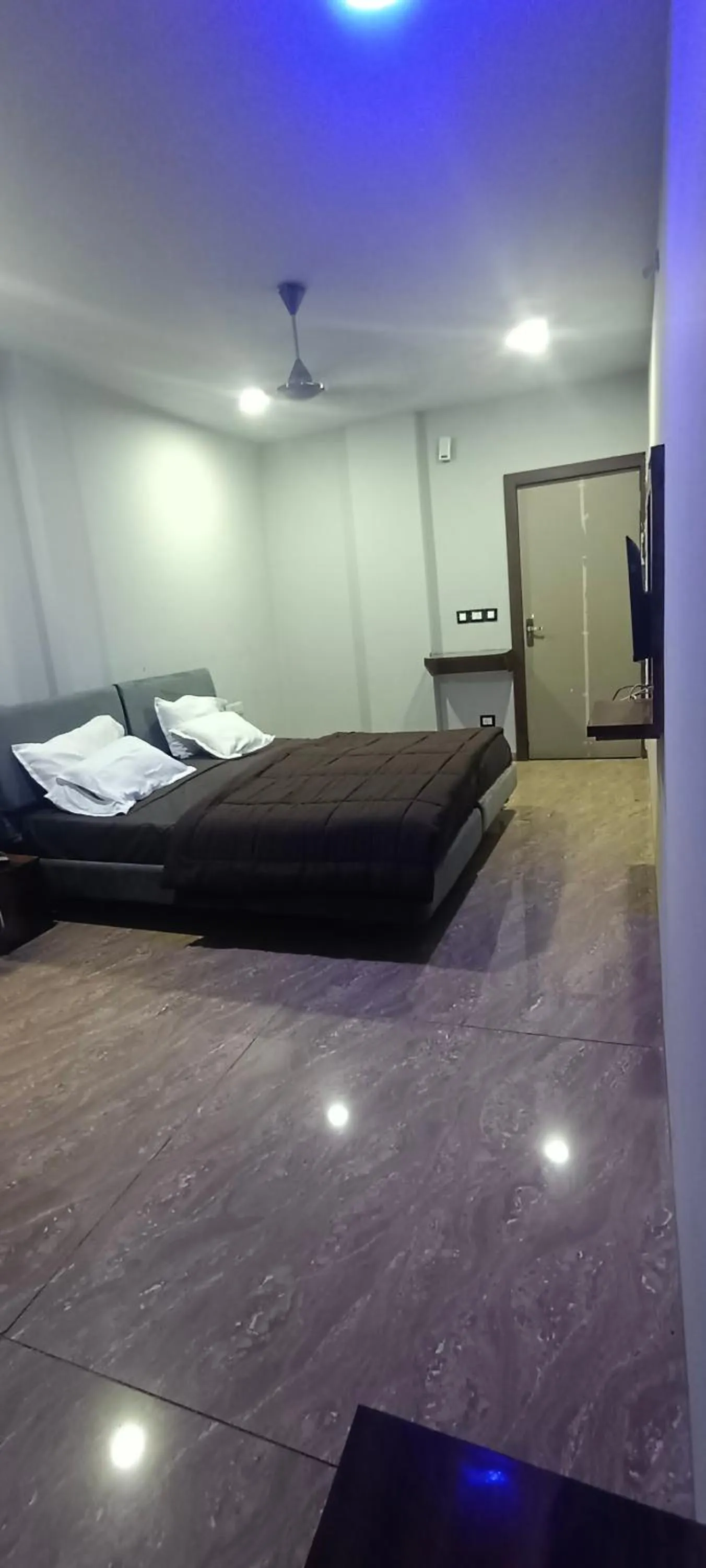 Bed in Hotel Kiwi Inn