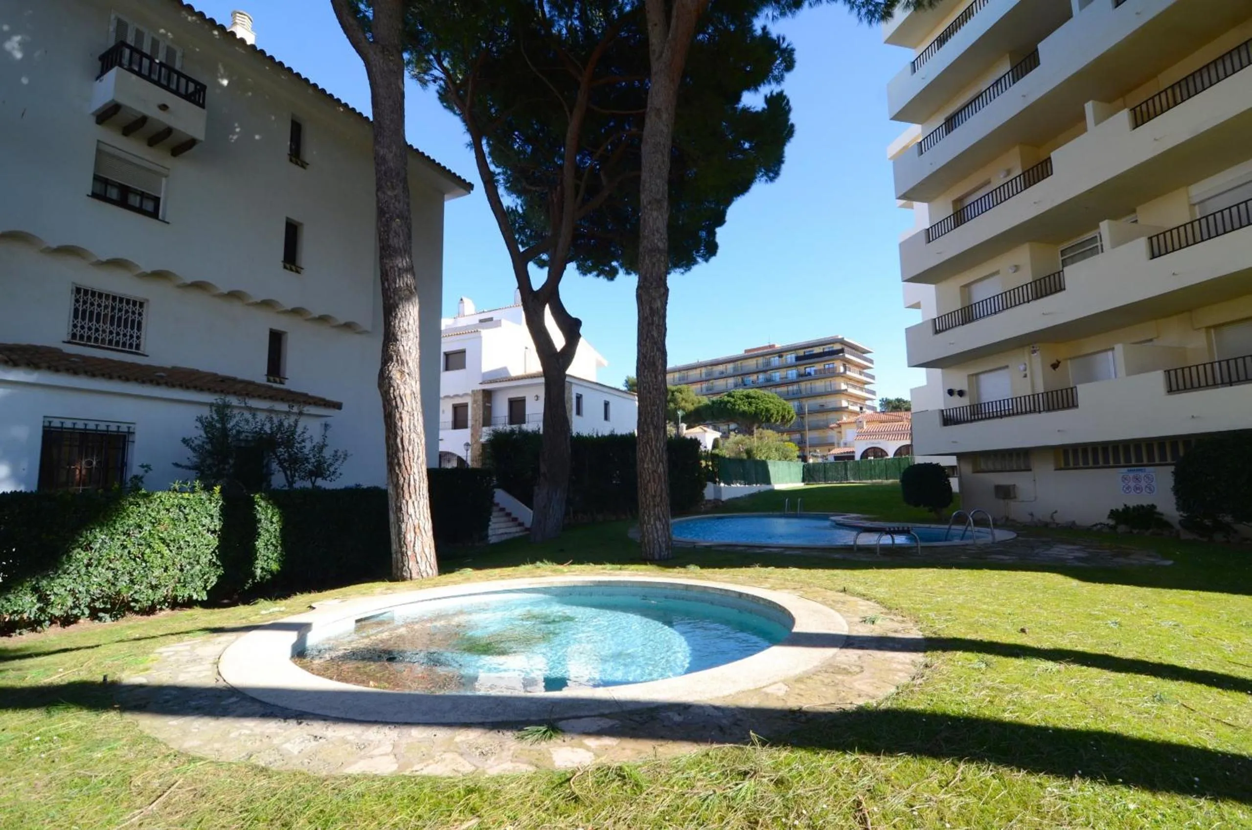 Swimming pool in Pueblo Amarres BA-101