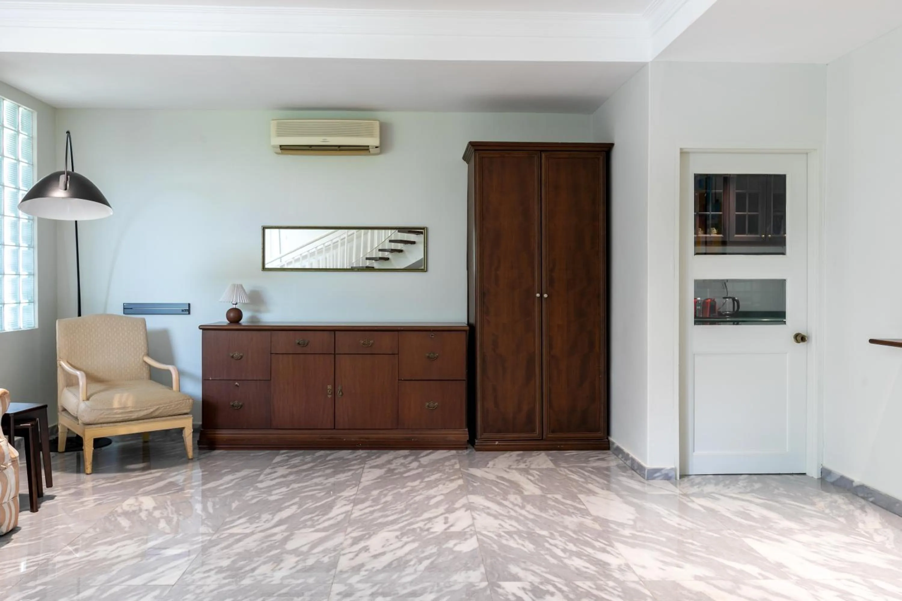 Living room in Kontor Mansion - 3 mins to Teluk Chempedak Beach & Private Pool