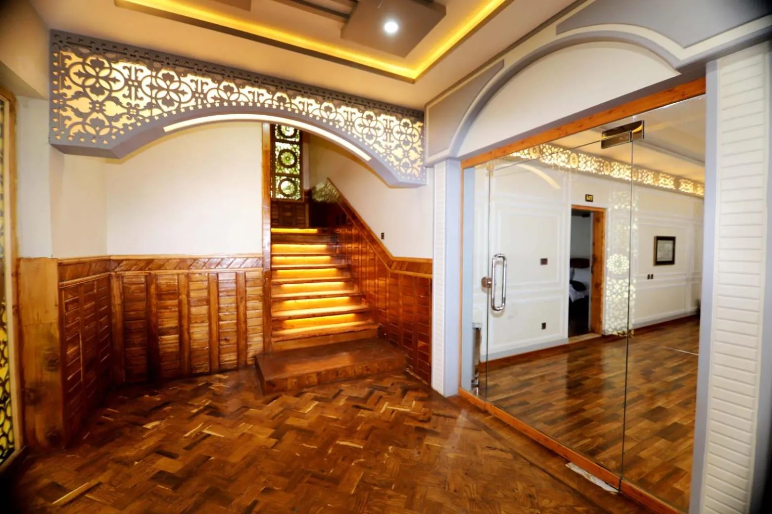 Facade/entrance in Dirleh Hotel