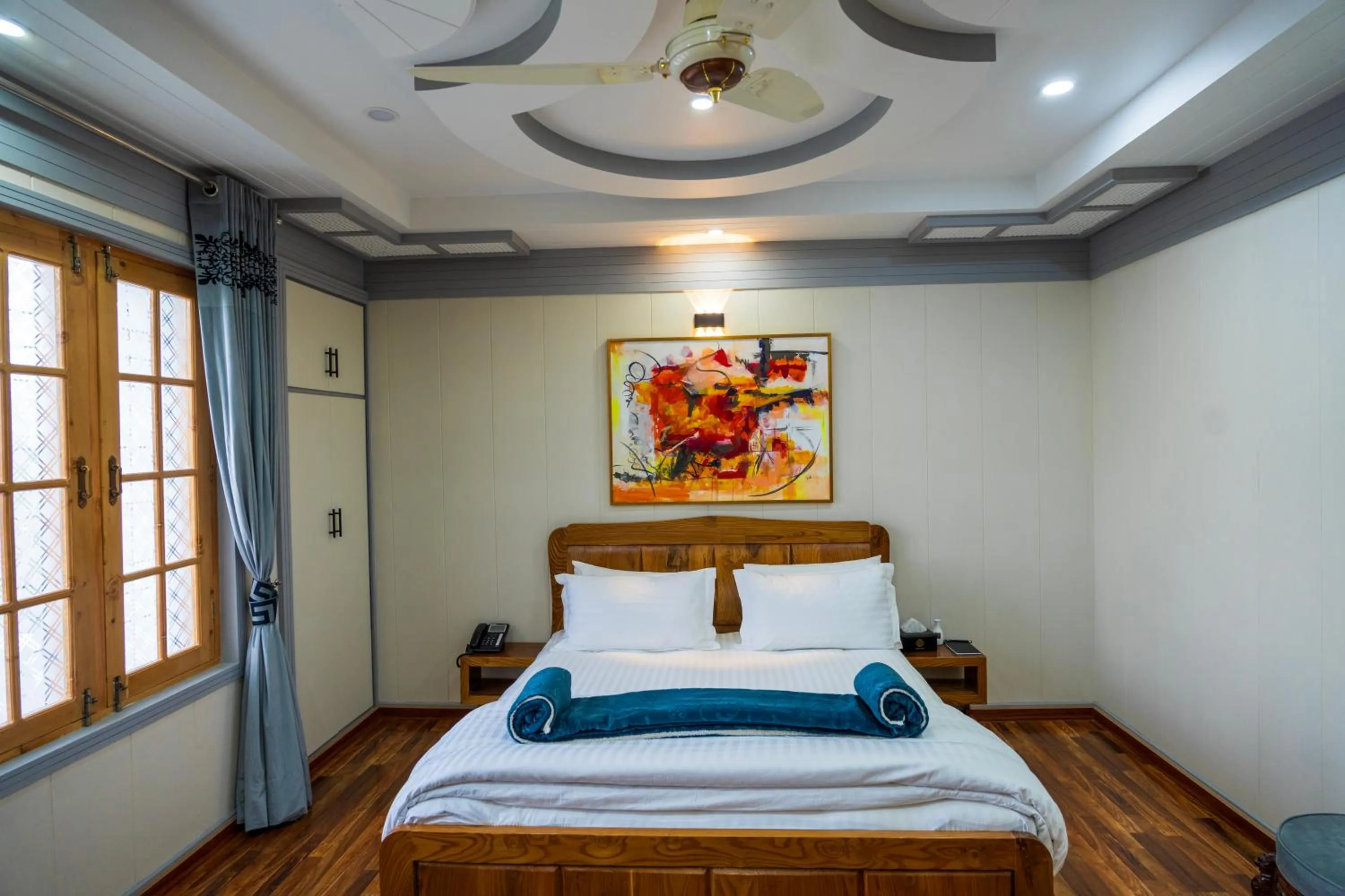 Bedroom, Bed in Dirleh Hotel