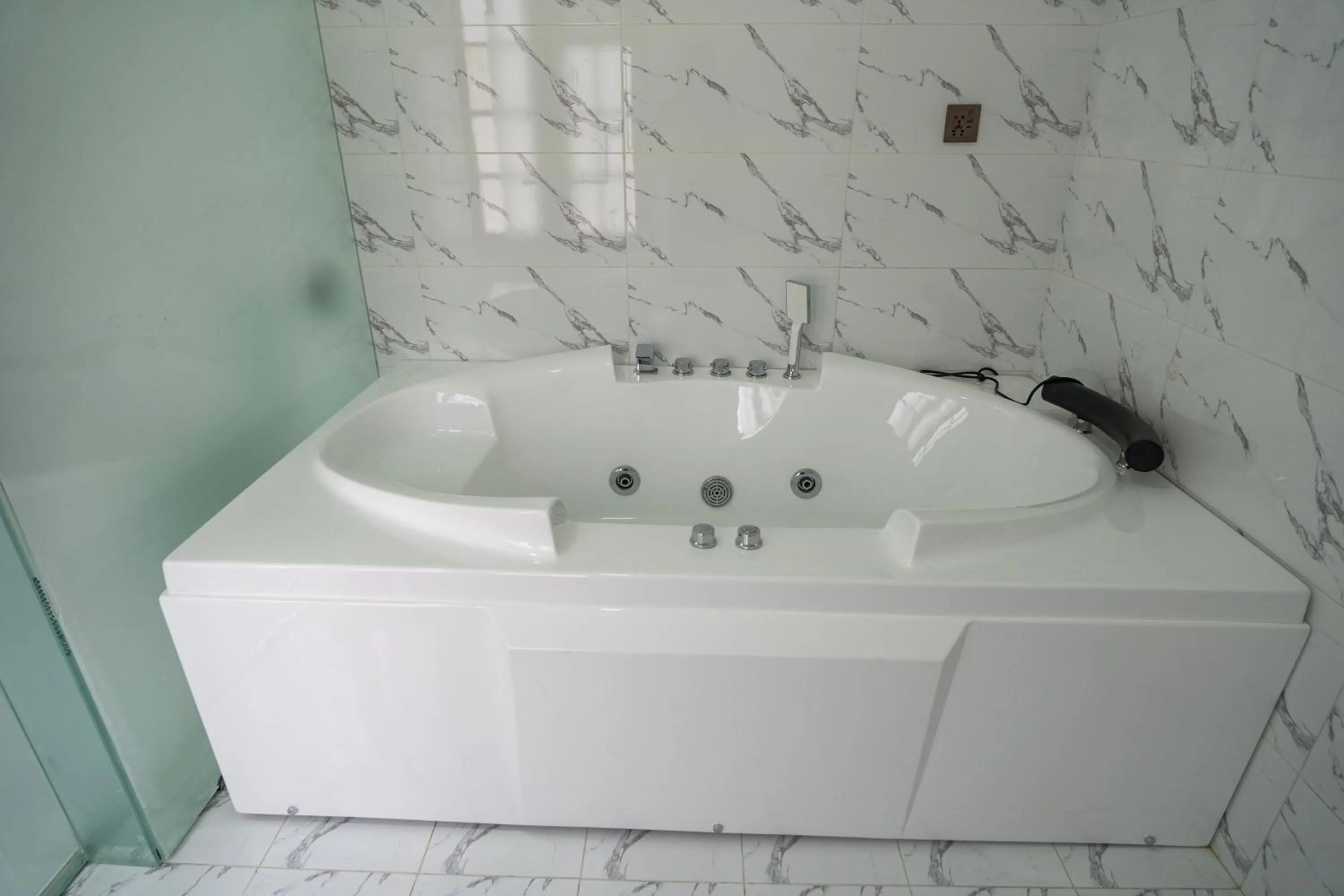 Bath in Dirleh Hotel