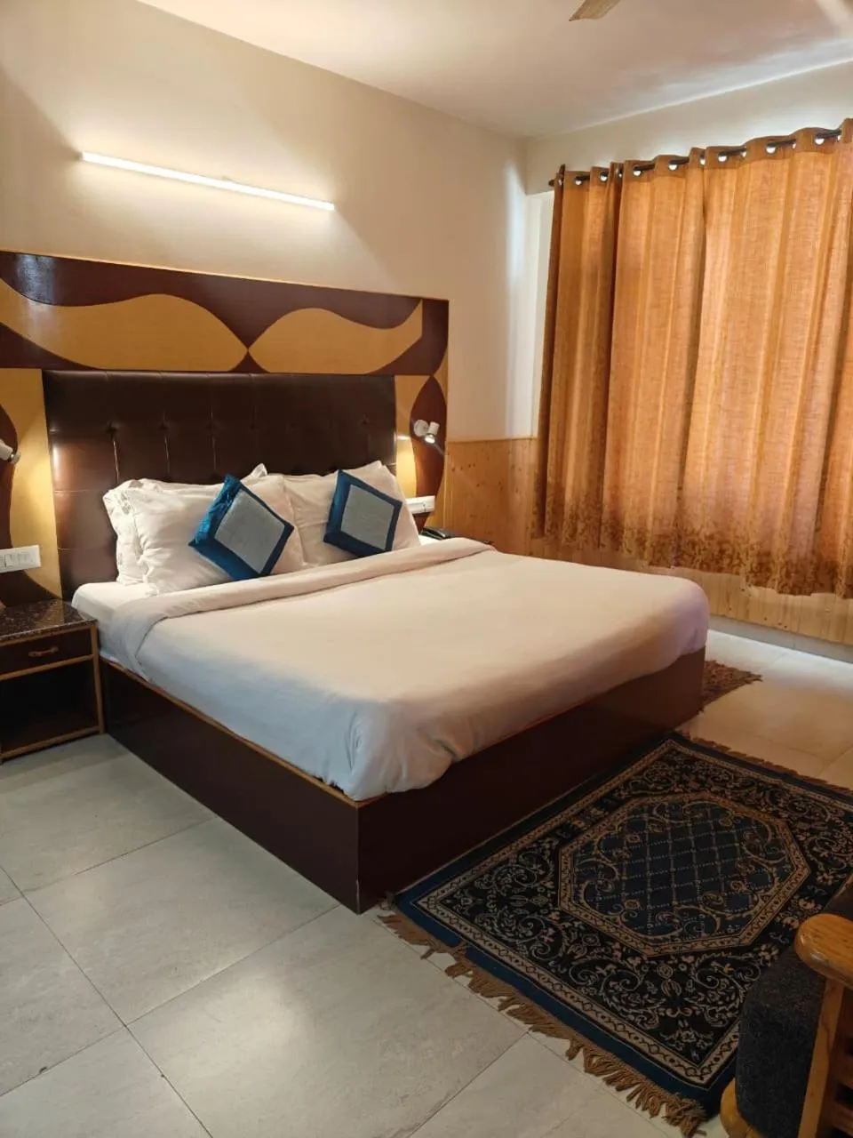 Bedroom, Bed in Hotel Sky Heaven