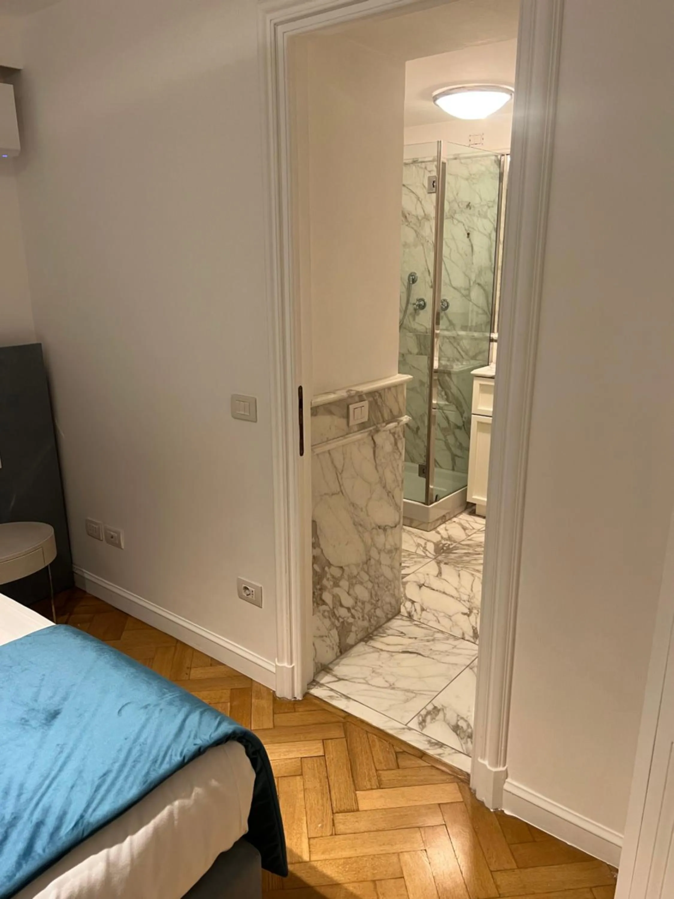 Bathroom, Bed in Màs Boutique Hotel Rome