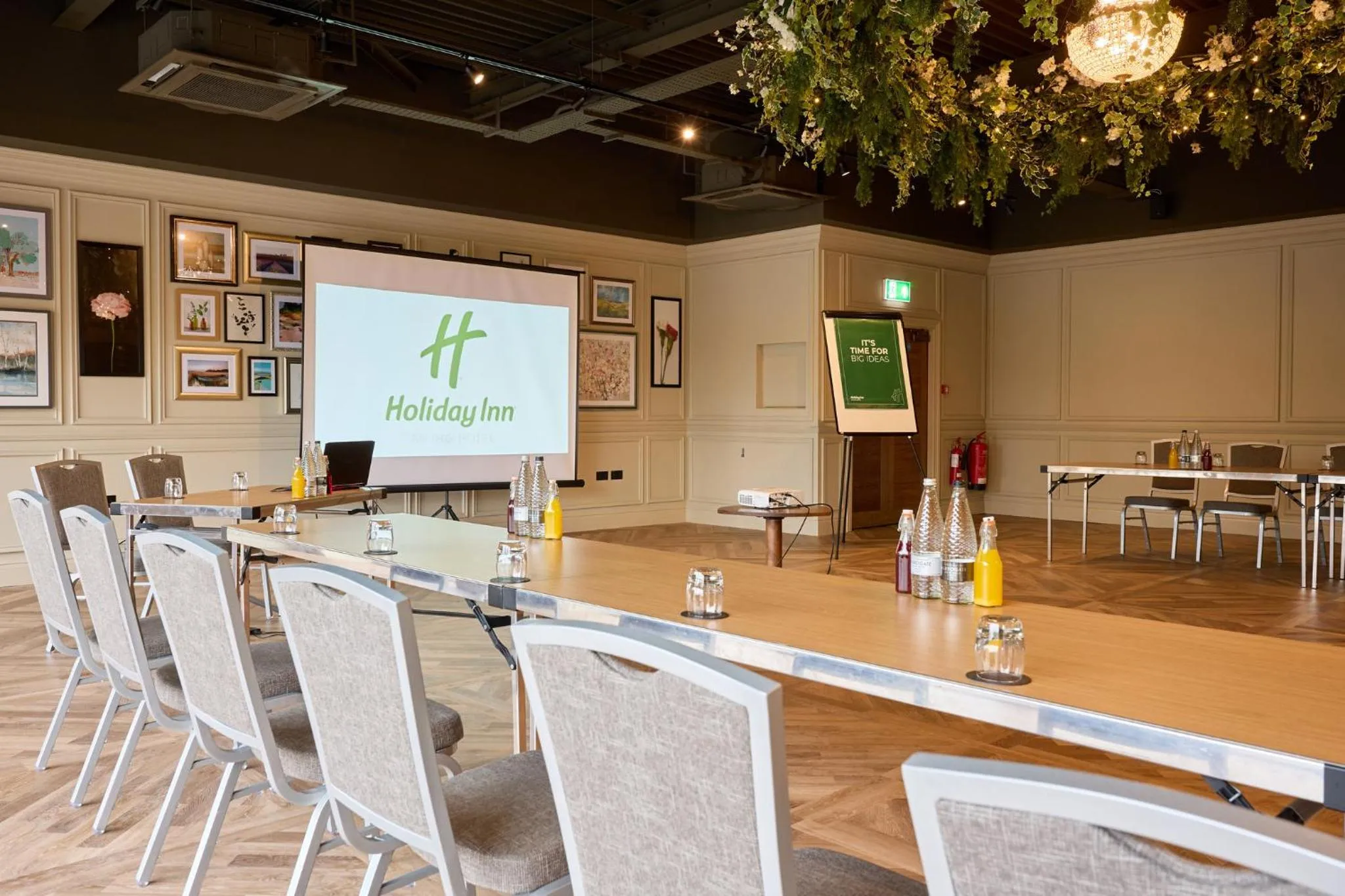 Meeting/conference room in Holiday Inn Newcastle Gosforth Park by IHG