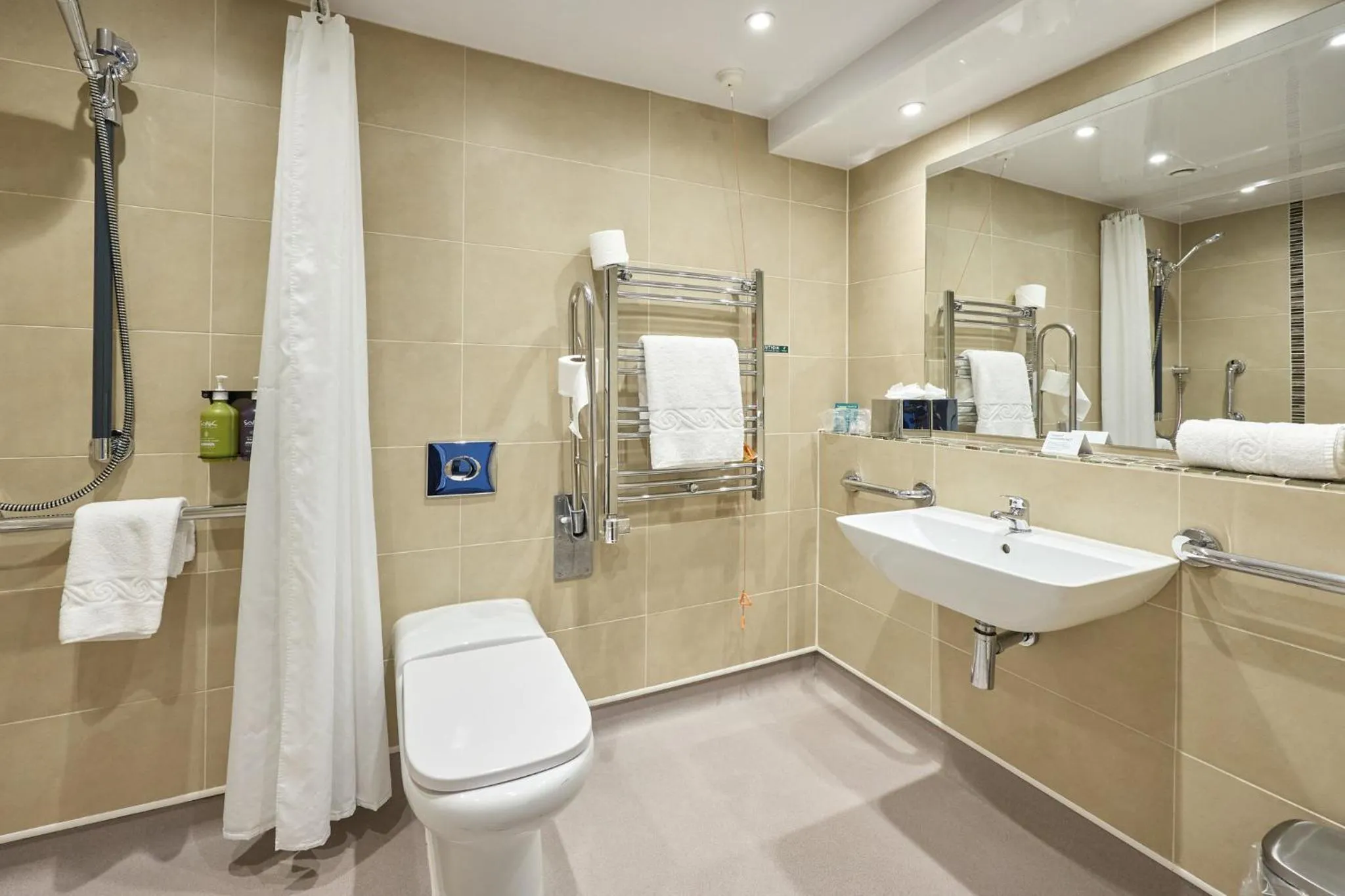 Photo of the whole room in Holiday Inn Newcastle Gosforth Park by IHG