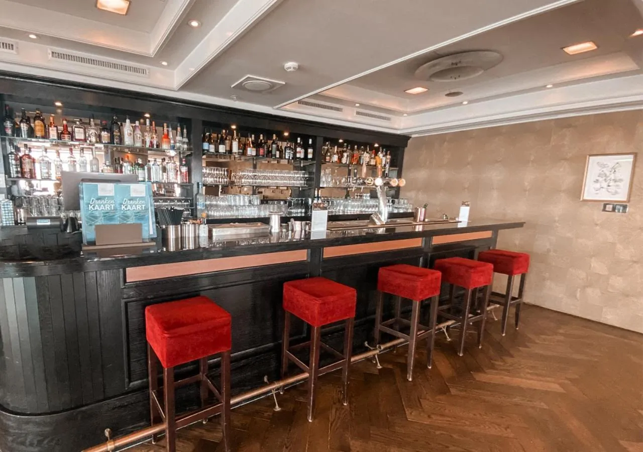 Lounge or bar in Grand Hotel Amrâth Kurhaus The Hague Scheveningen