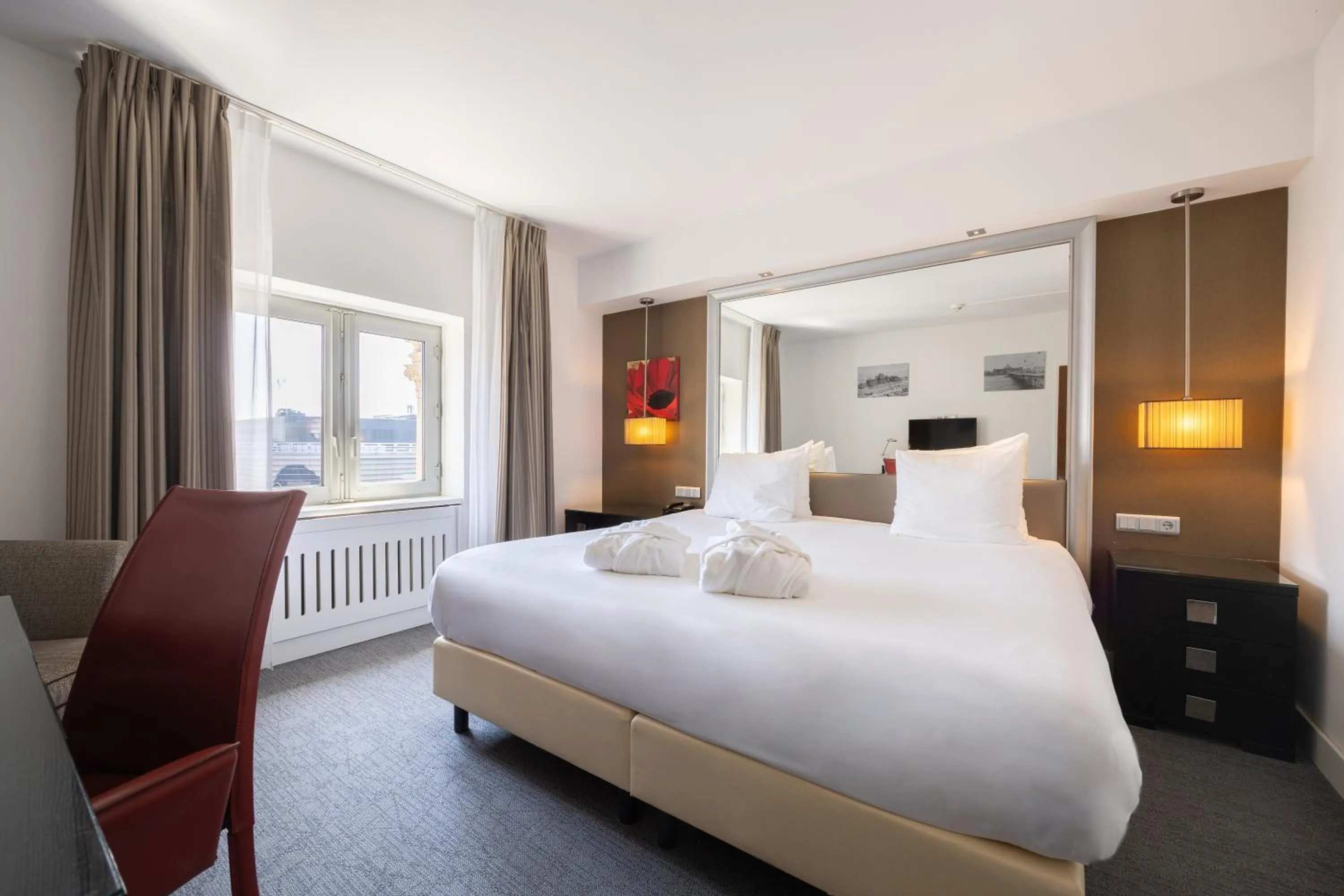 Bedroom, Bed in Grand Hotel Amrâth Kurhaus The Hague Scheveningen