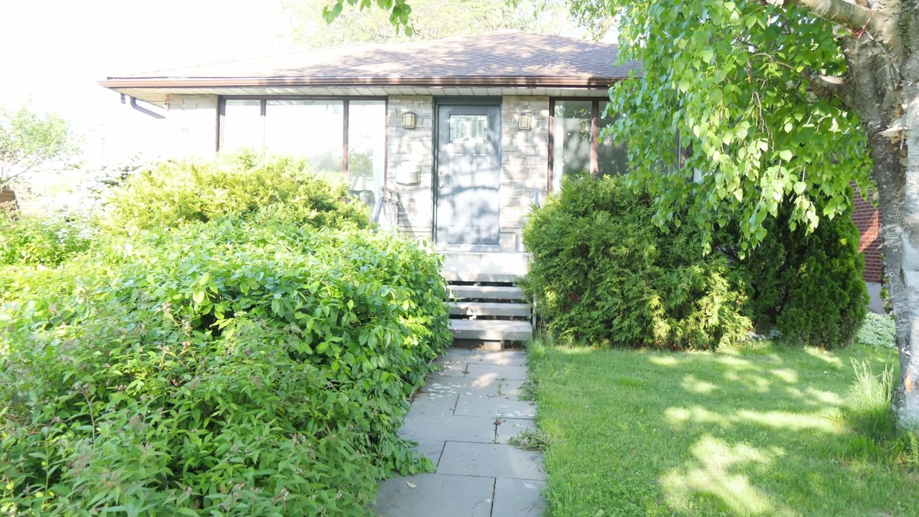 Facade/entrance in Richview Gardens Suite, 3-bdr