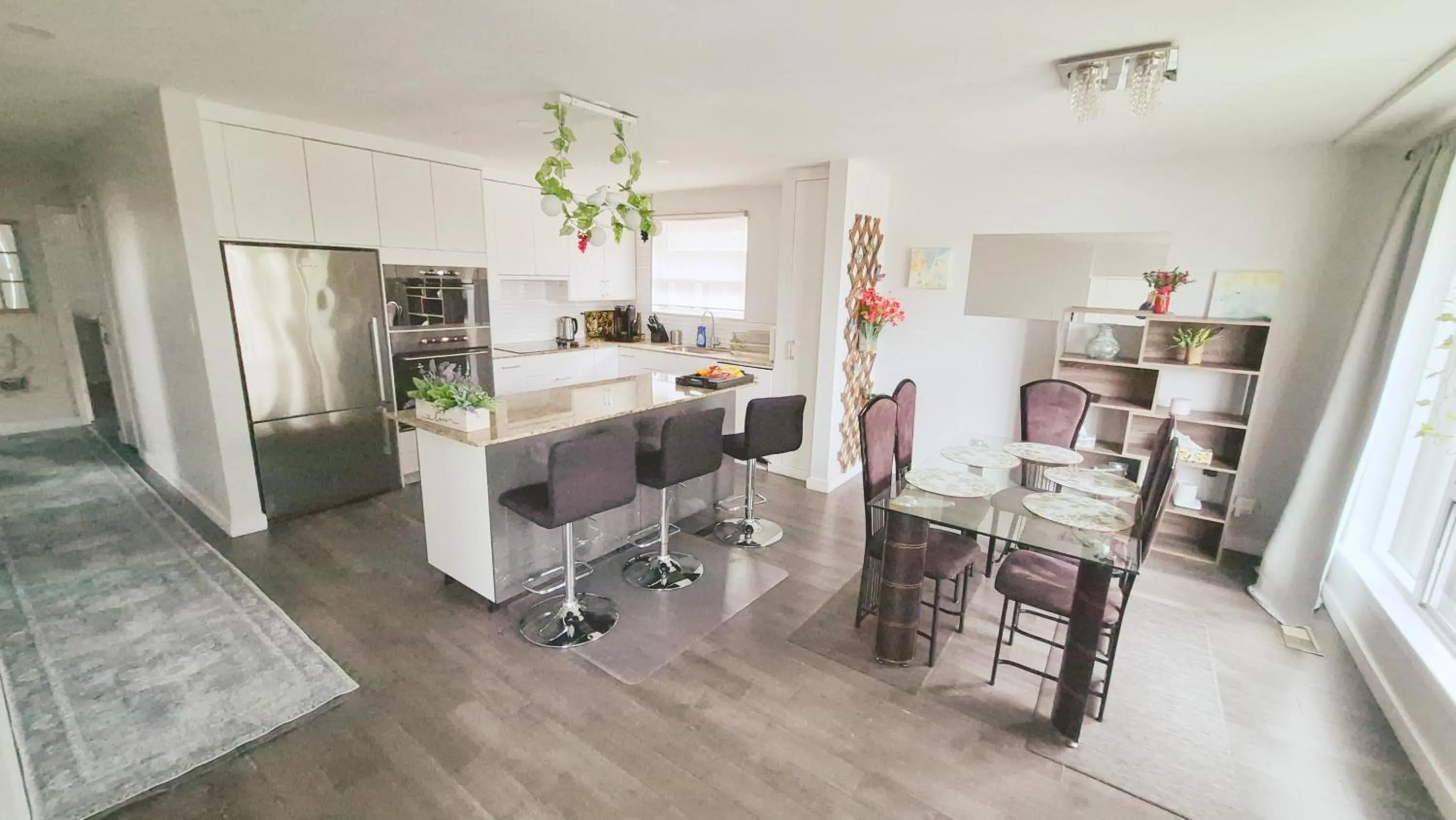 Kitchen or kitchenette in Richview Gardens Suite, 3-bdr