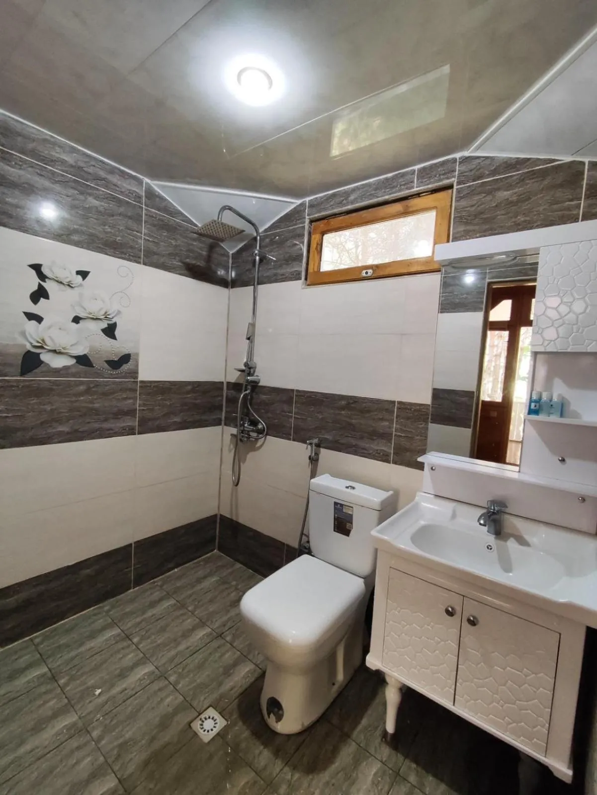 Shower in Narin Qala Resort