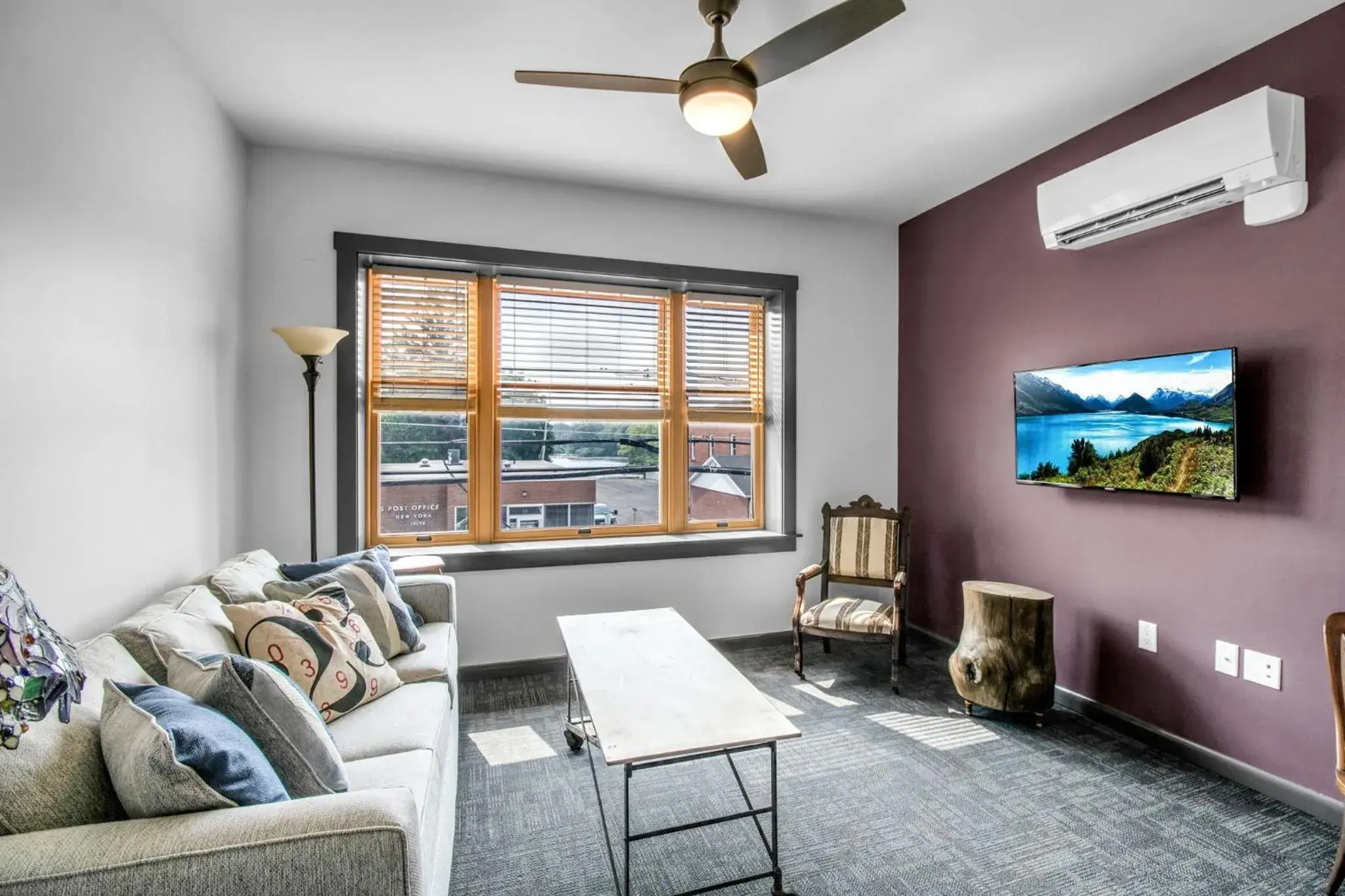 Queen Suite - single occupancy in Webber Hotel Queen Suite - single occupancy in Webber Hotel