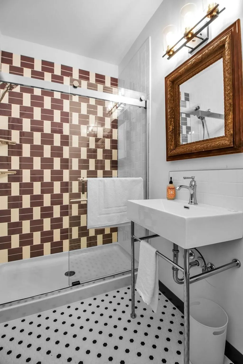 Shower in Webber Hotel