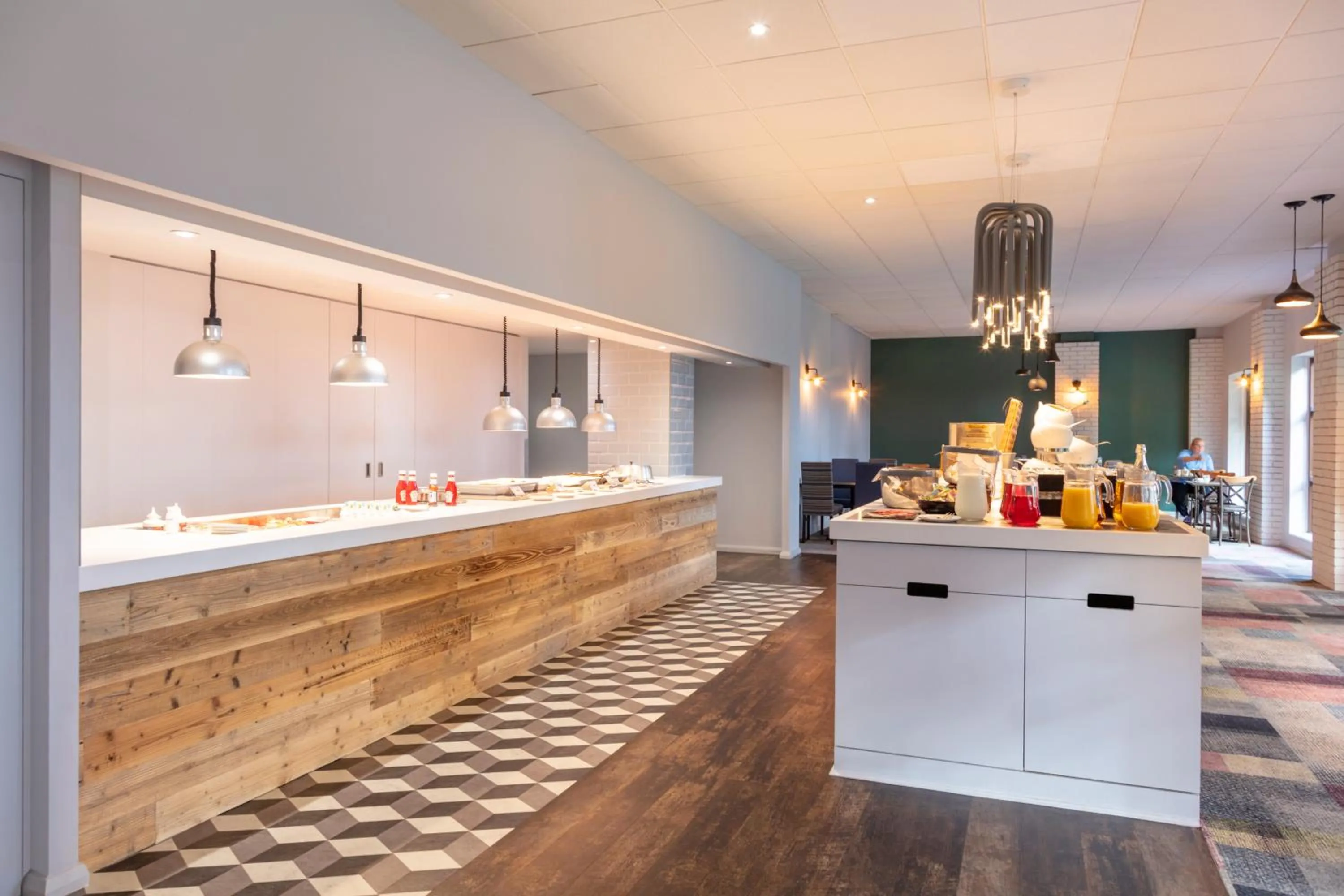 Food in Novotel Newcastle Airport